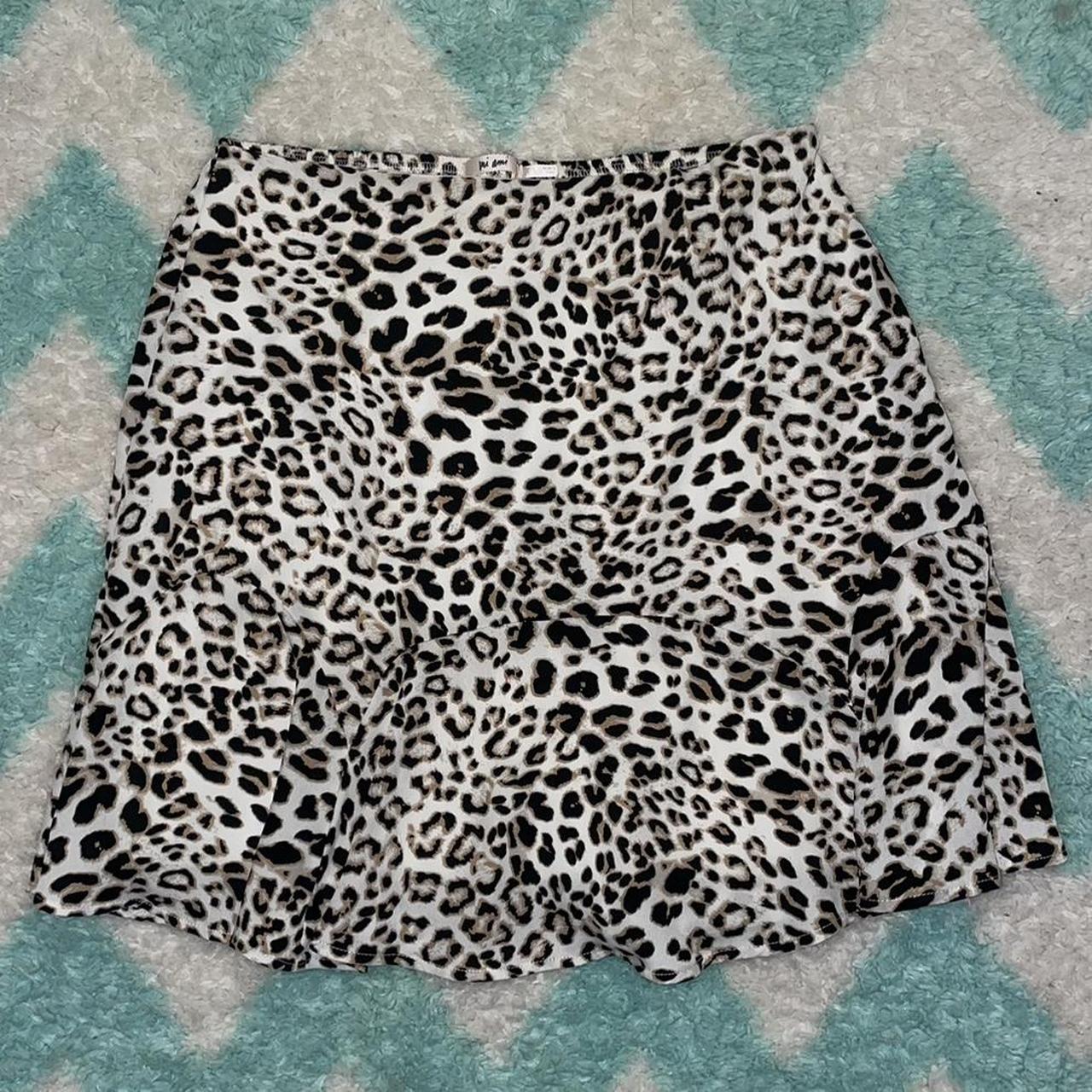 Francesca S Cheetah Print Skirt Flows And Scrunched Depop   P0 