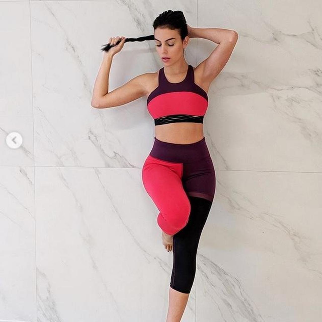 Alo Yoga Crop Leggings as seen on Georgina Rodriguez Depop