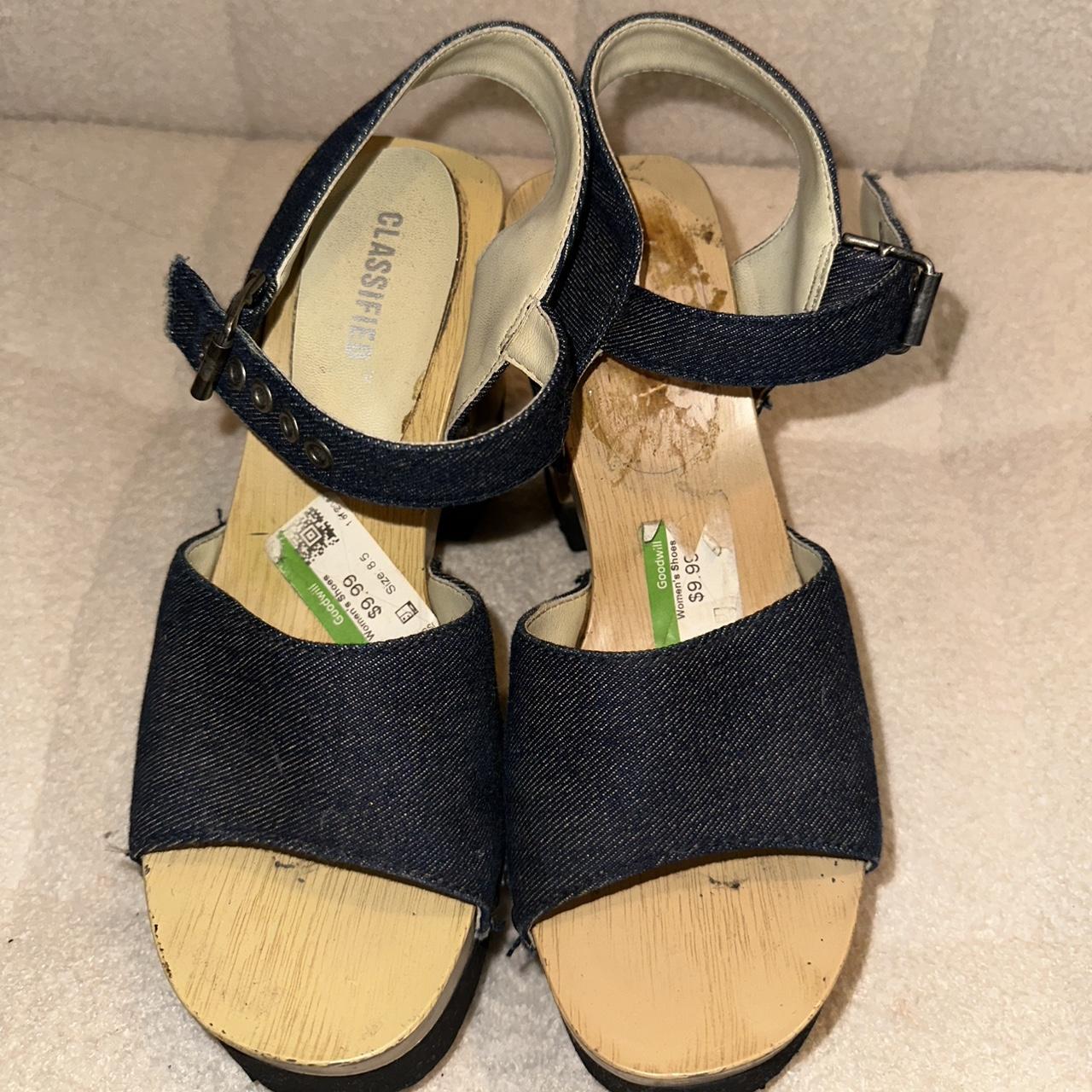 item listed by 444ngi333