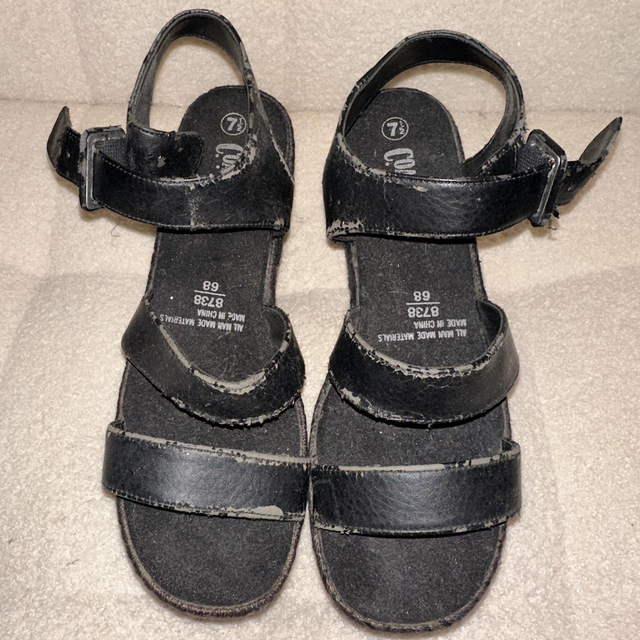 item listed by 444ngi333