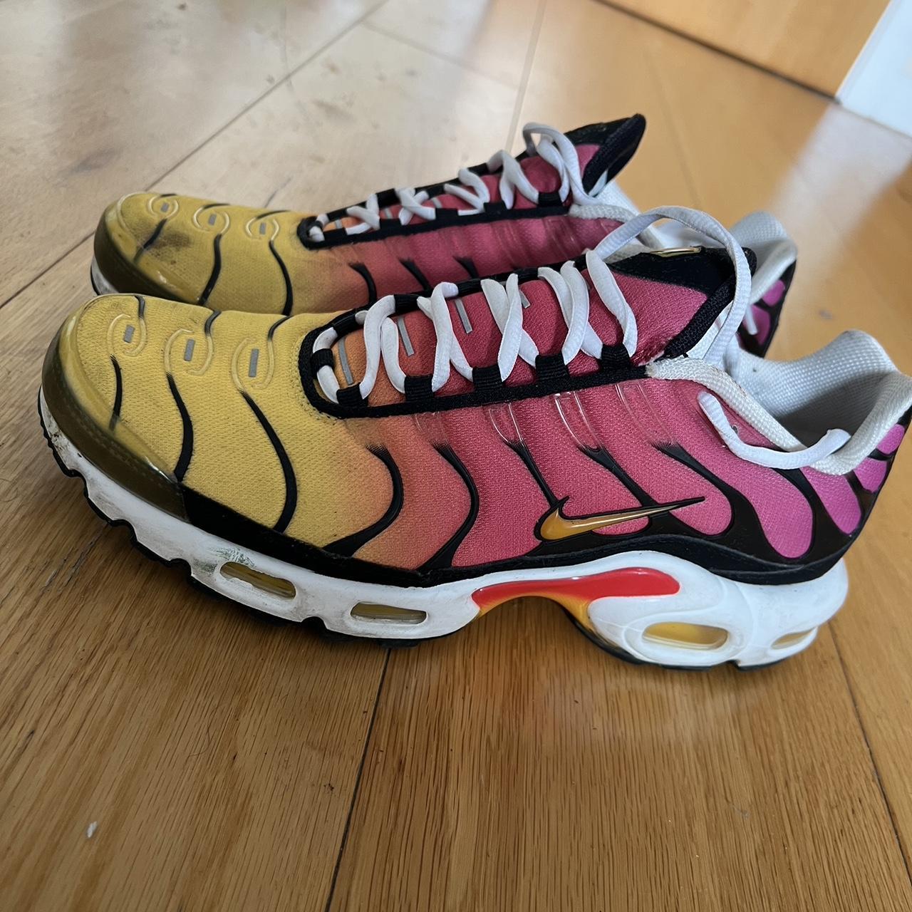 tn nike yellow