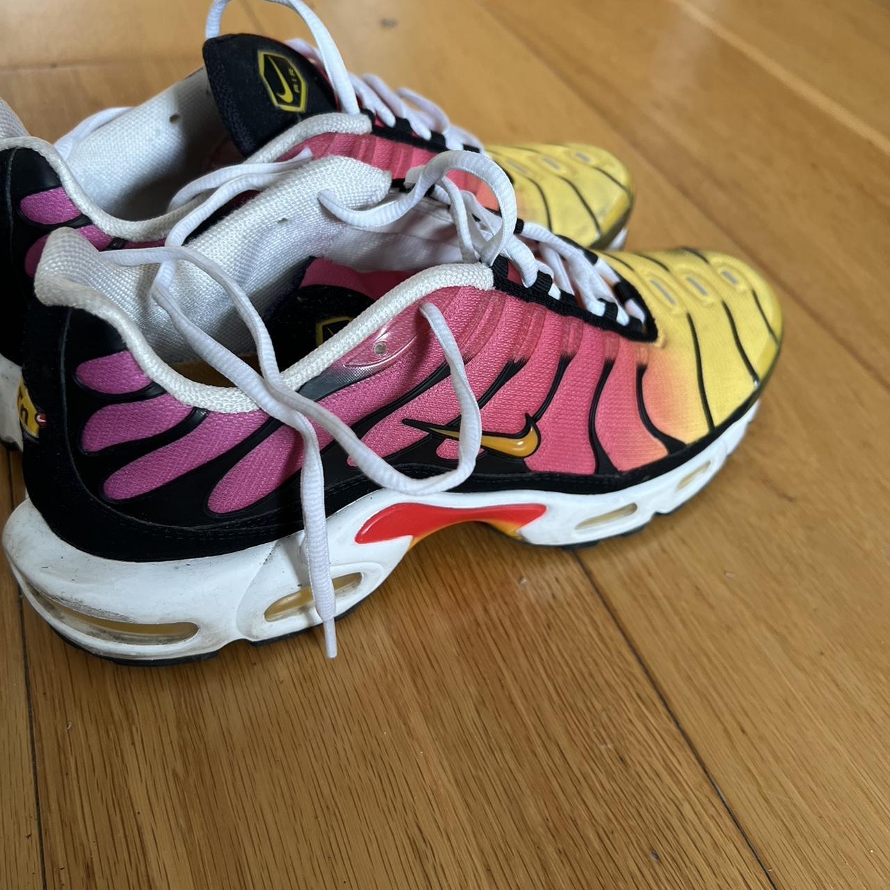 tn nike yellow