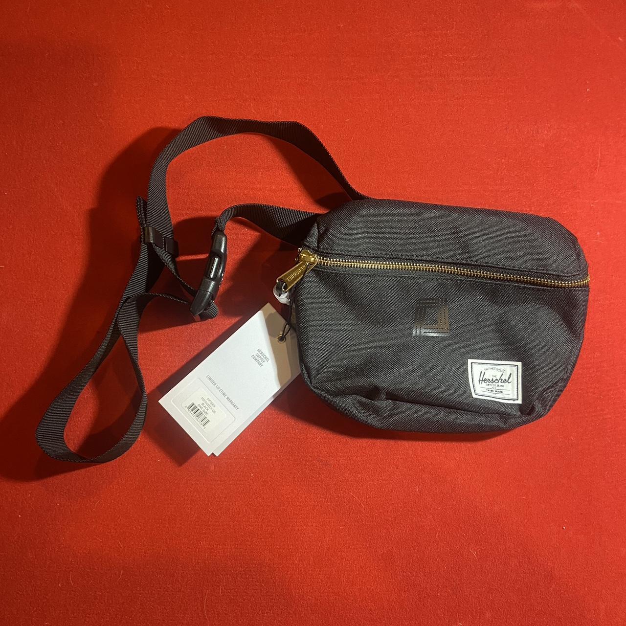 Herschel Hand Bag Size Adjustable Condition Depop