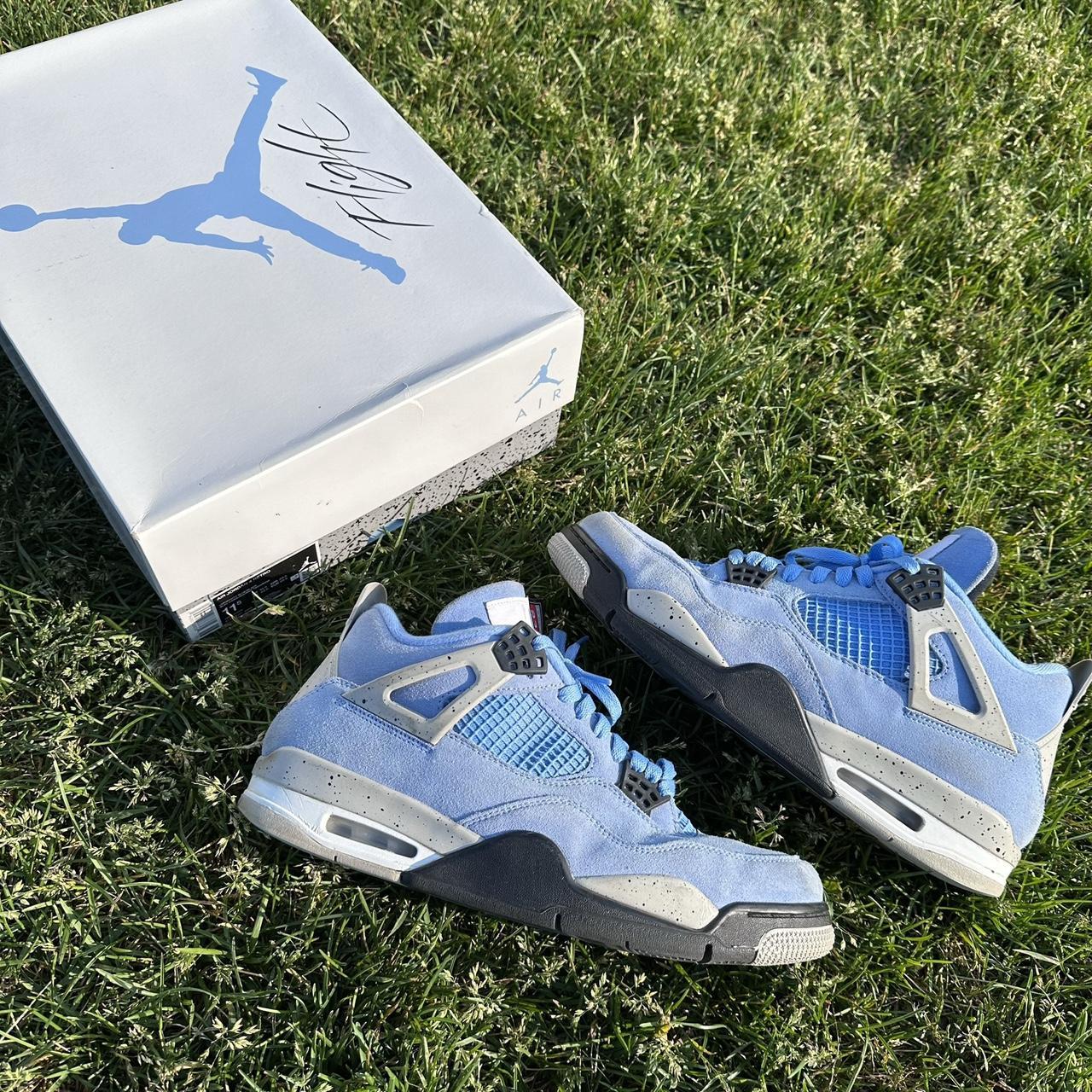 VNDS Air Jordan UNC 4s Minimal wear/heel... - Depop