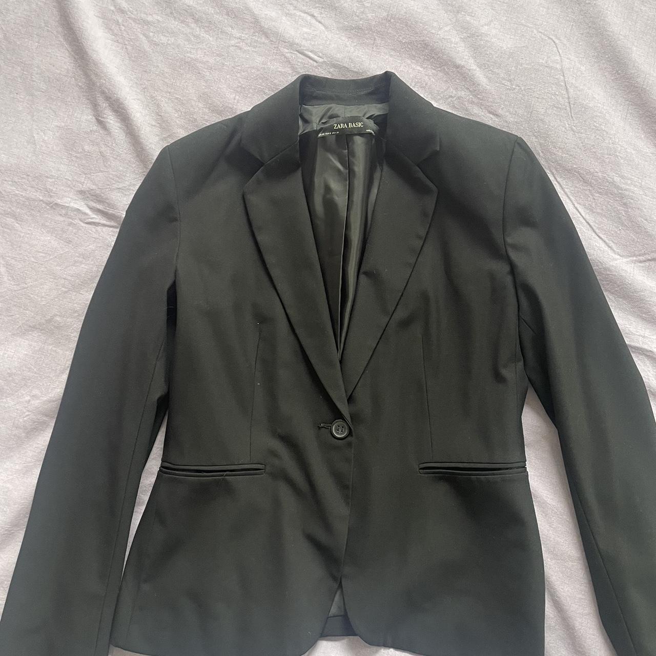 Zara black fitted blazer with one Depop