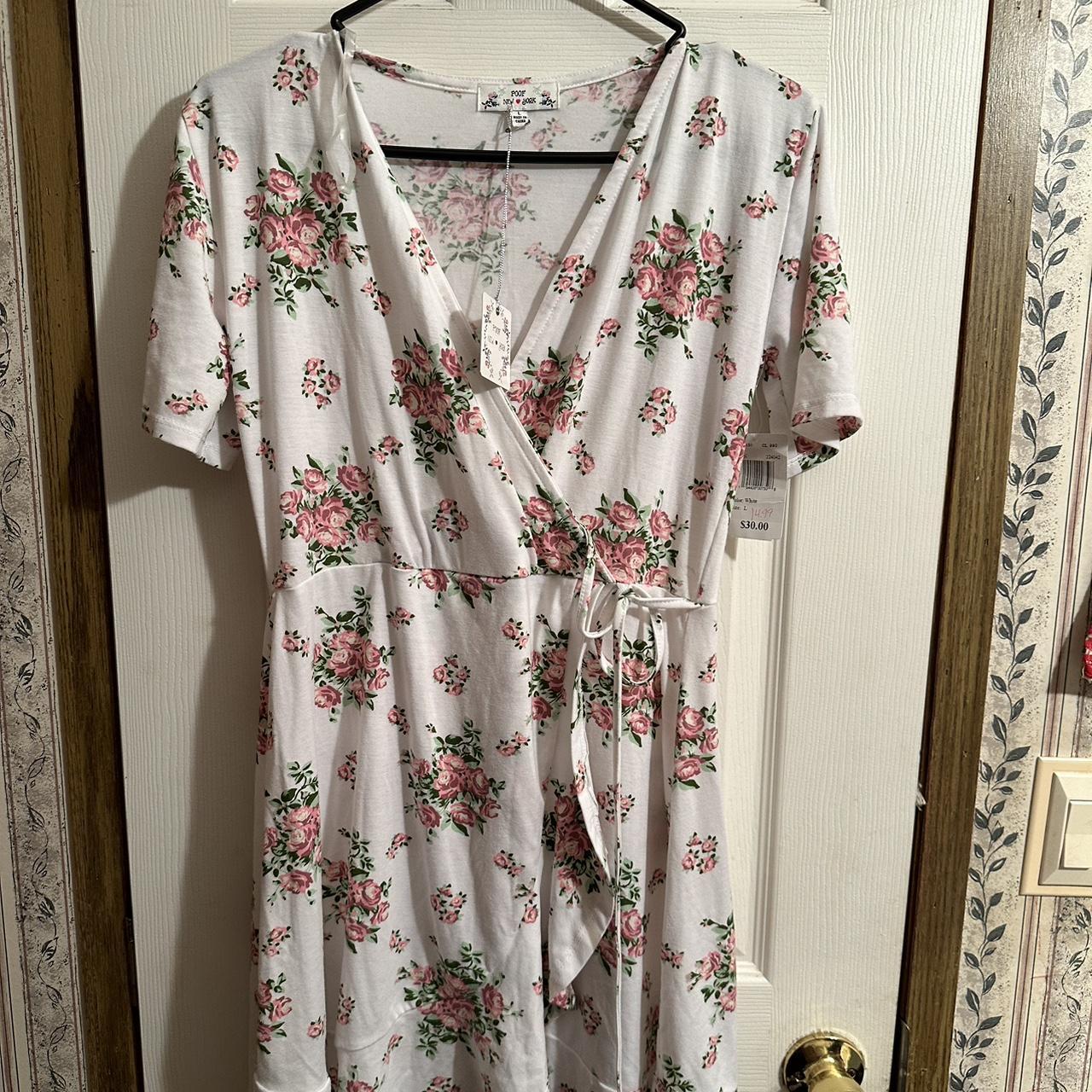 large poof new york white floral dress tags are Depop