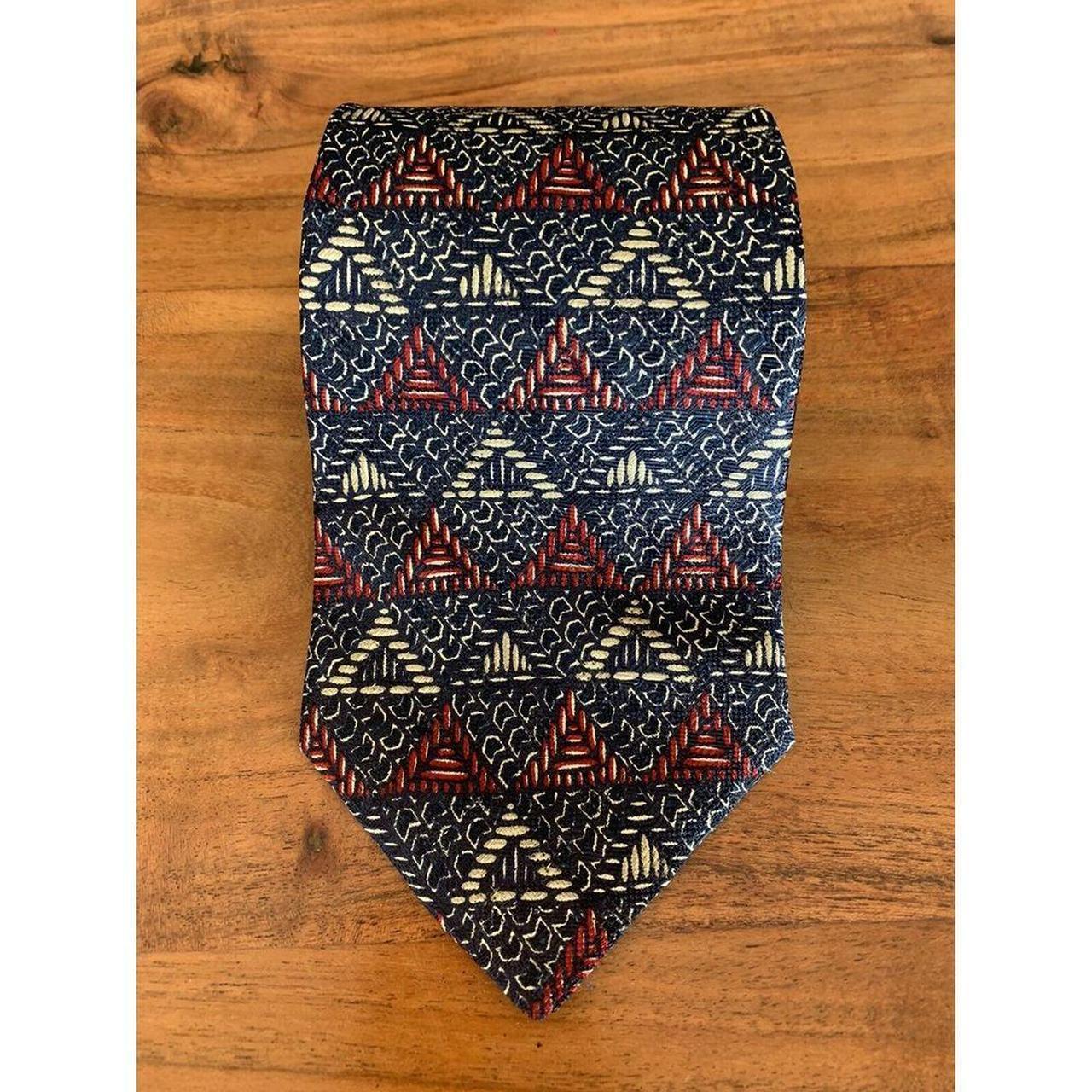 item listed by the_rotating_closet