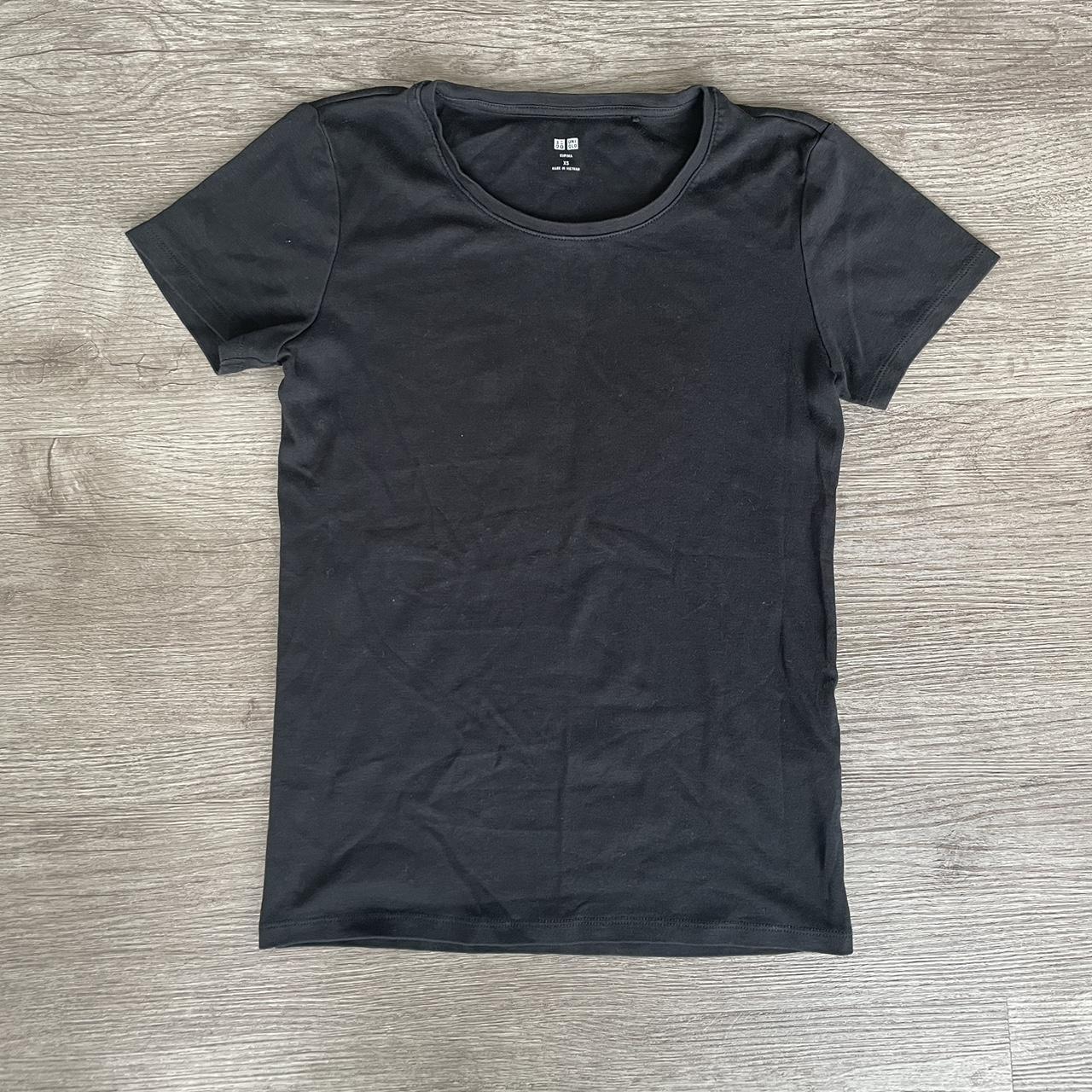 uniqlo basic t shirt. in good condition. has loose... - Depop