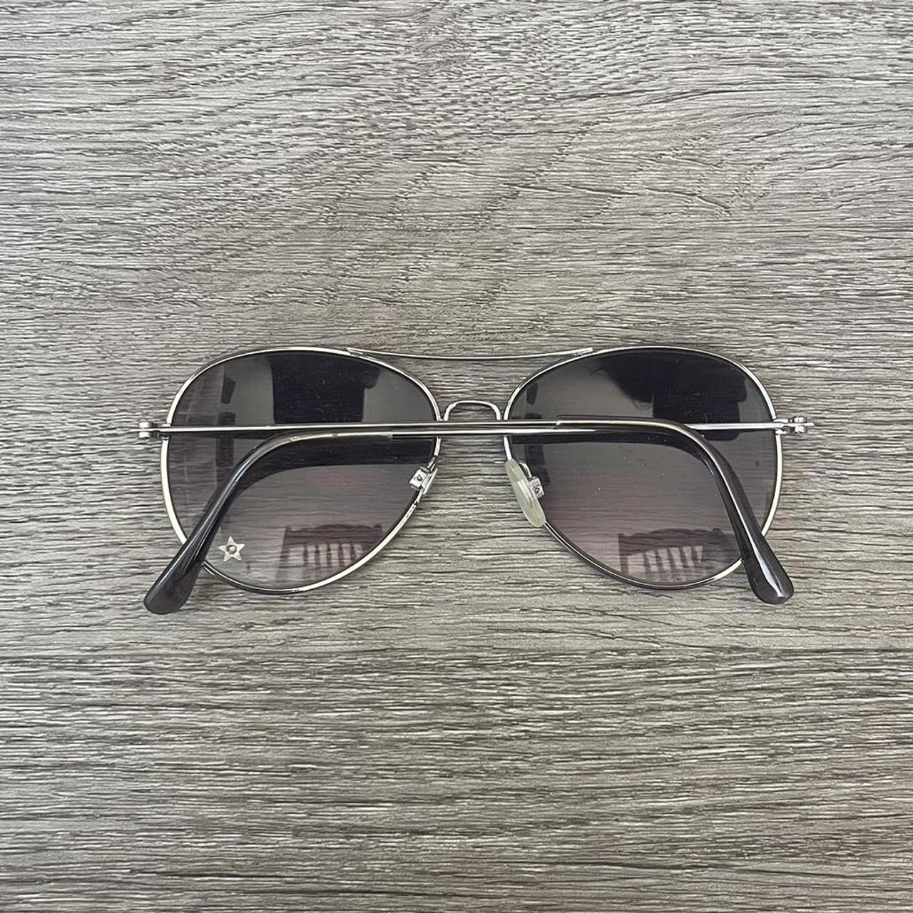 aviator sunglasses with stars