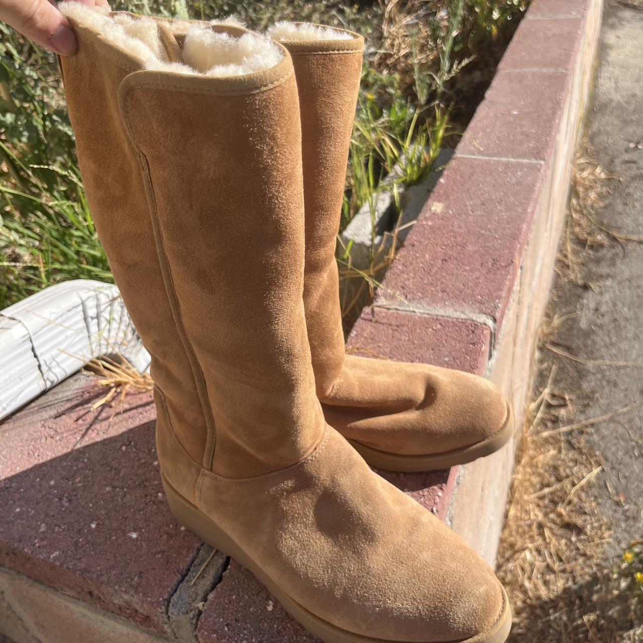 Perfect condition barely worn Ugg boots. Size. Depop