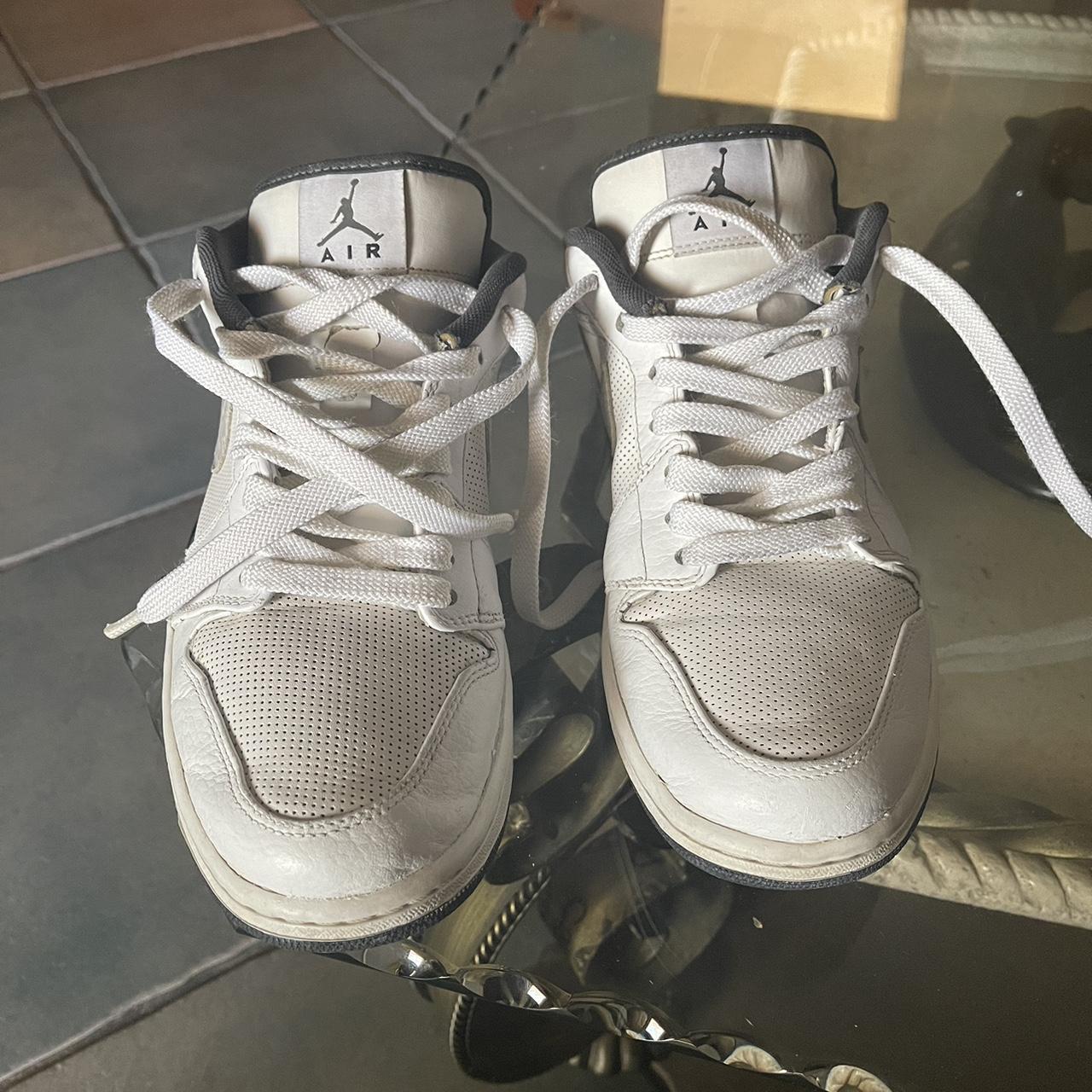 mens white jordan sneakers