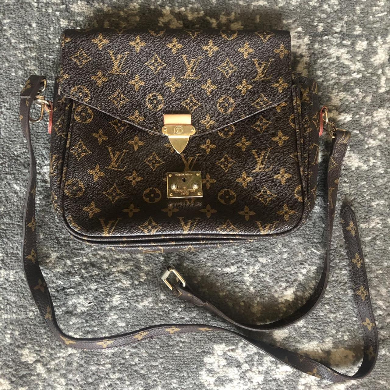 Louis Vuitton Pochette Metis, perfect condition & - Depop