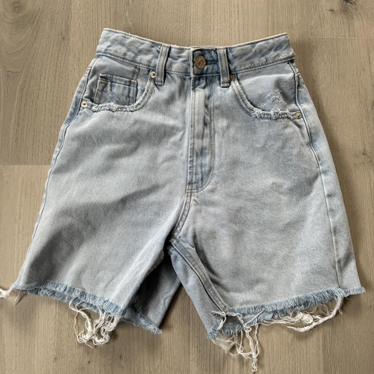 Stradivarius high waisted dad styled short raw Depop