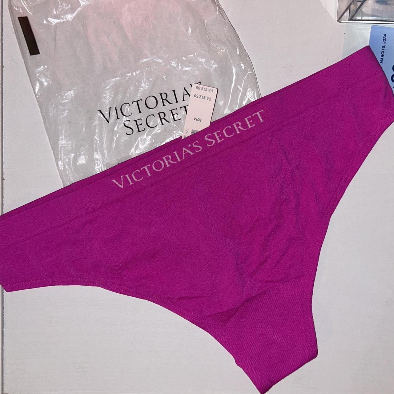 🌸Victoria secret thong, 🌸New with tag , 🌸Size medium