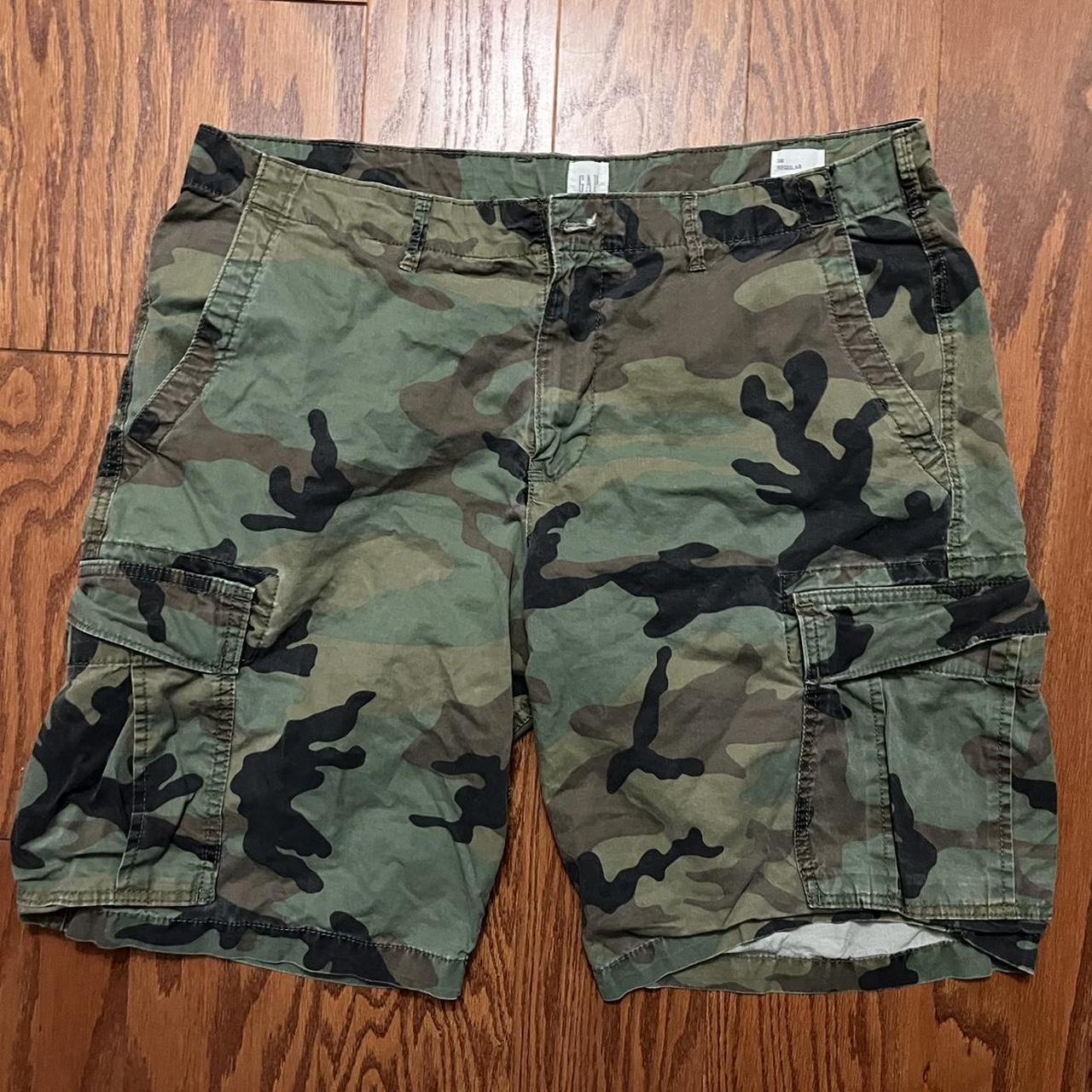 FIRE y2k GAP Baggy Cargo Camo Jorts Size 38” in... - Depop