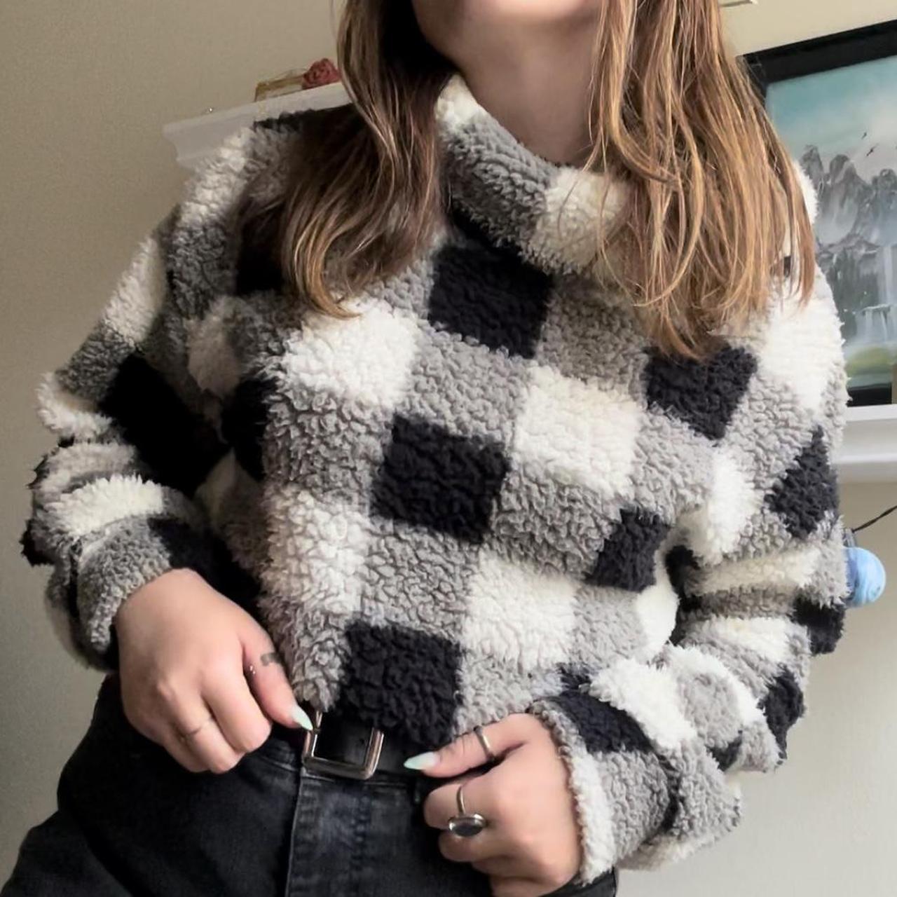 Checkered turtleneck best sale