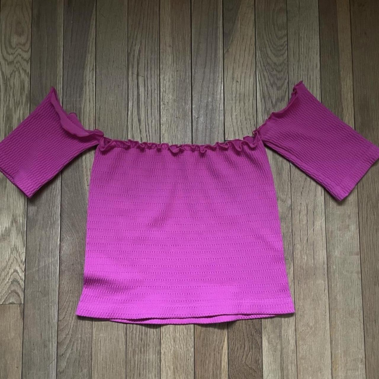 Crop top Hot pink Size L/XL Stretchy - Depop
