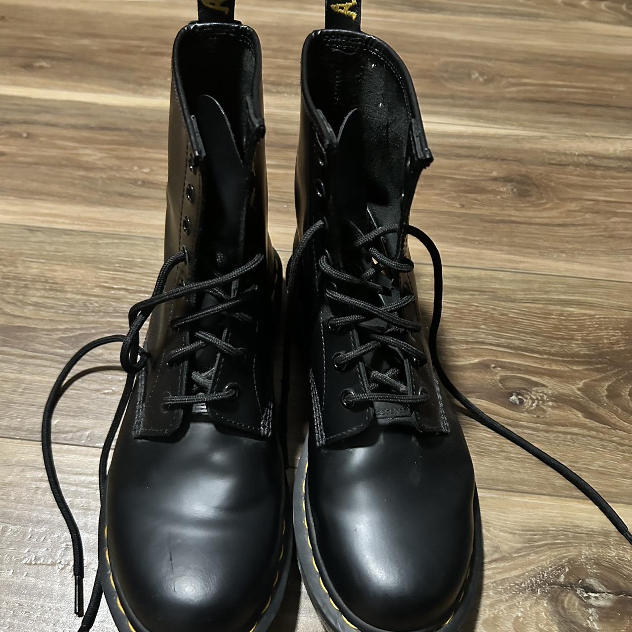 Dr martens size store 9