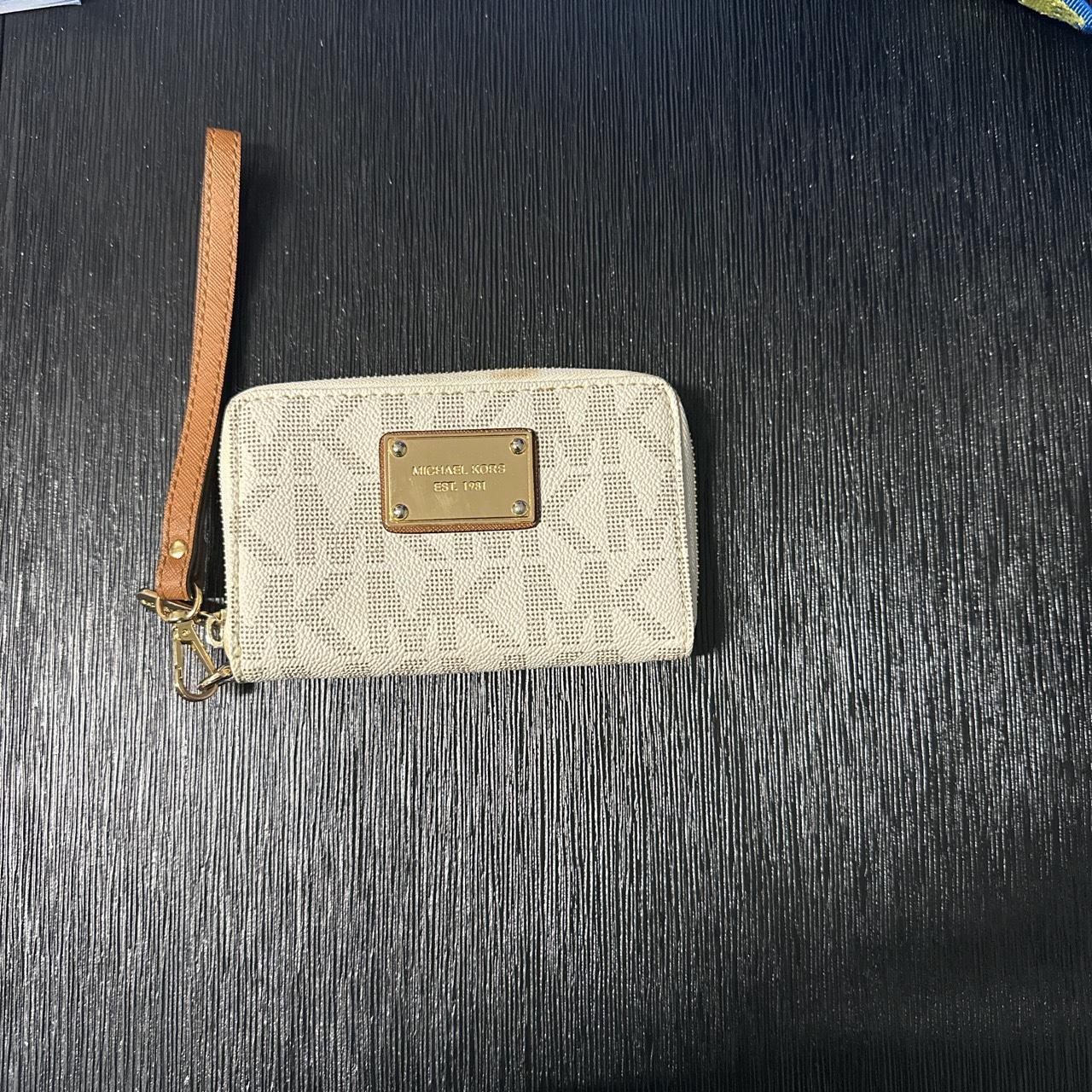 Michael Kors wristlet - Depop