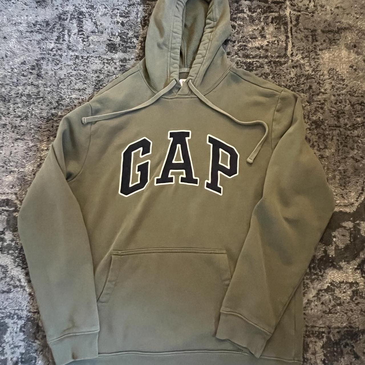 Gap Hoodie - Depop