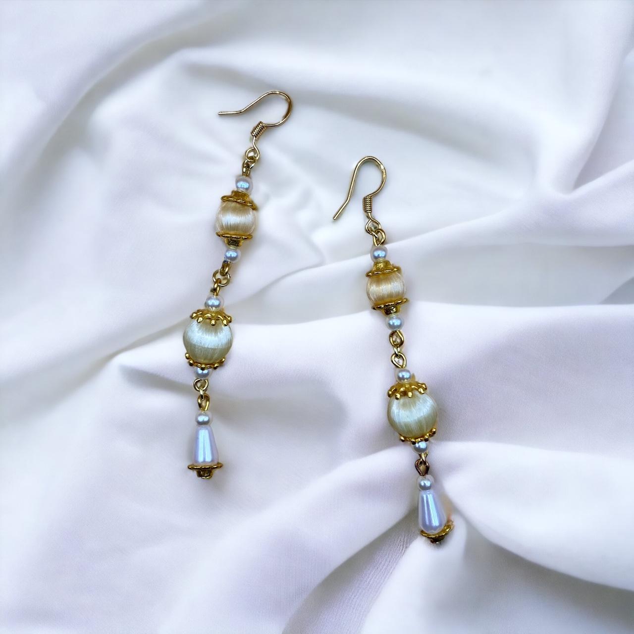 Women's Cream and Gold Jewellery | Depop