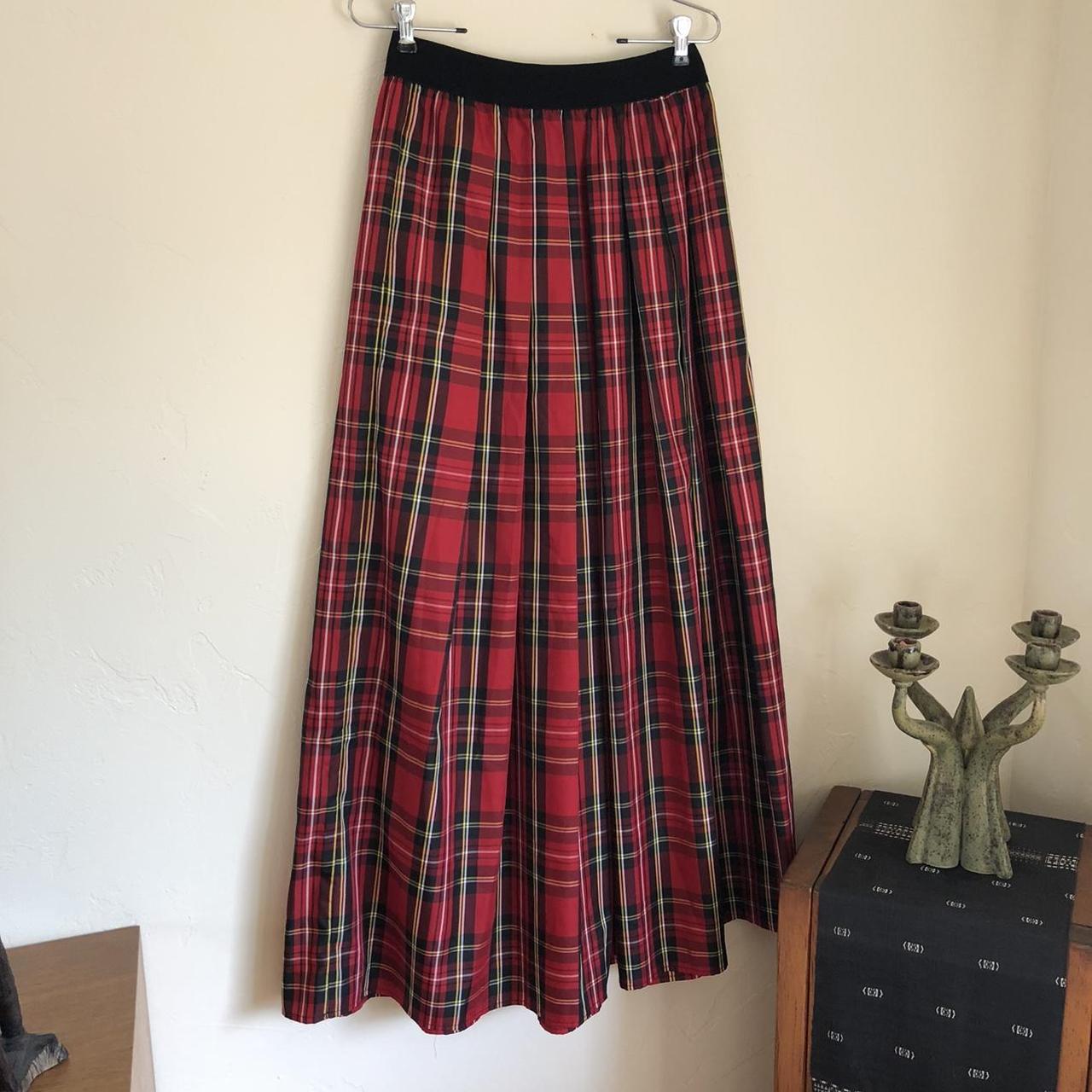 Joan Rivers Red checkered / Plaid Pleated parachute... - Depop