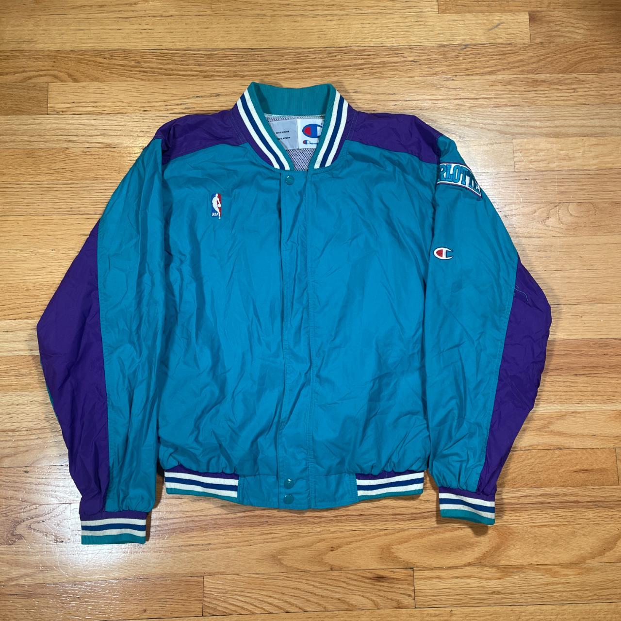 Help an European fan by telling me where i can find this 90s Jackets in S  size? Searched everywhere, found nothing : r/CharlotteHornets