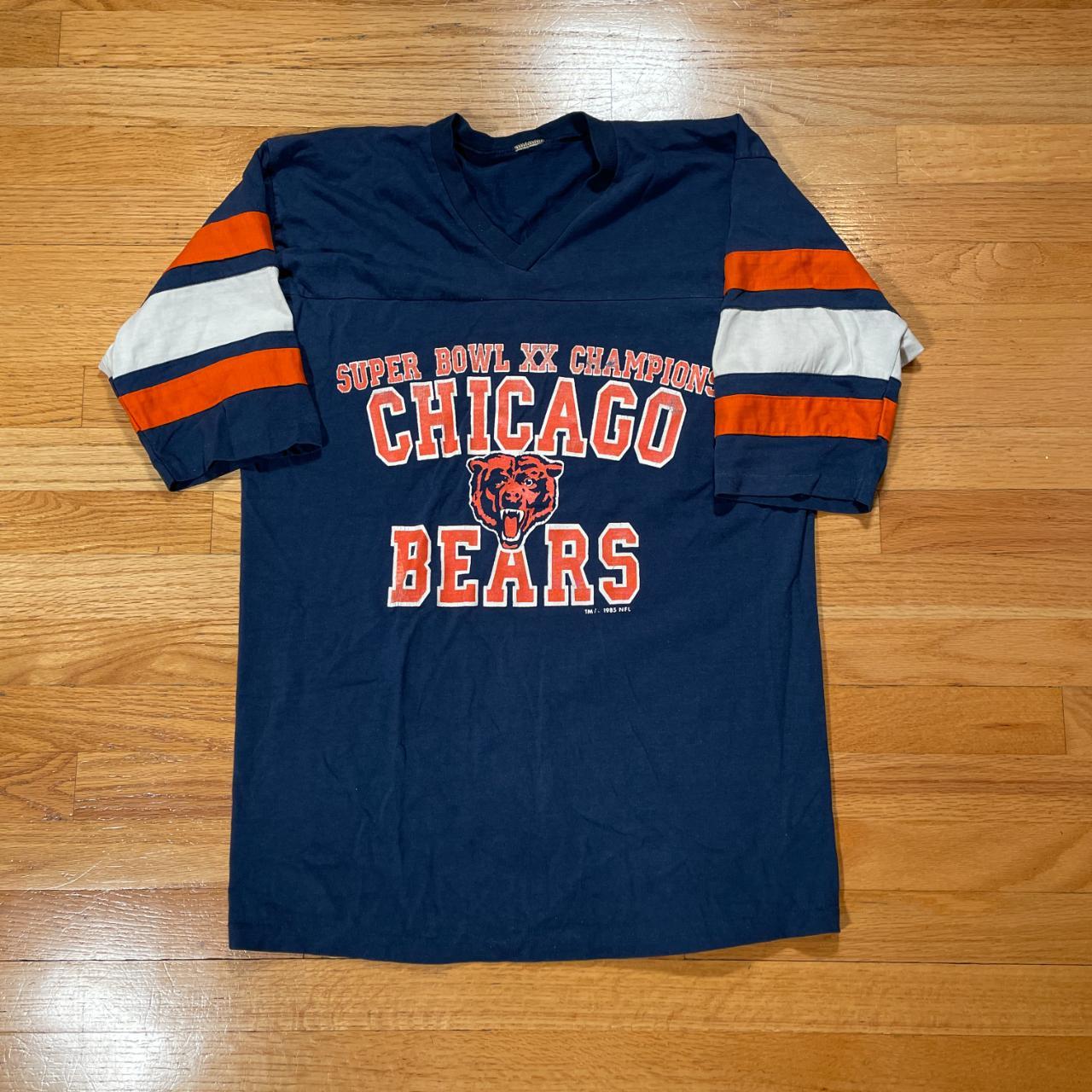 vintage Chicago Bears 'gym bear' shirt good vintage - Depop