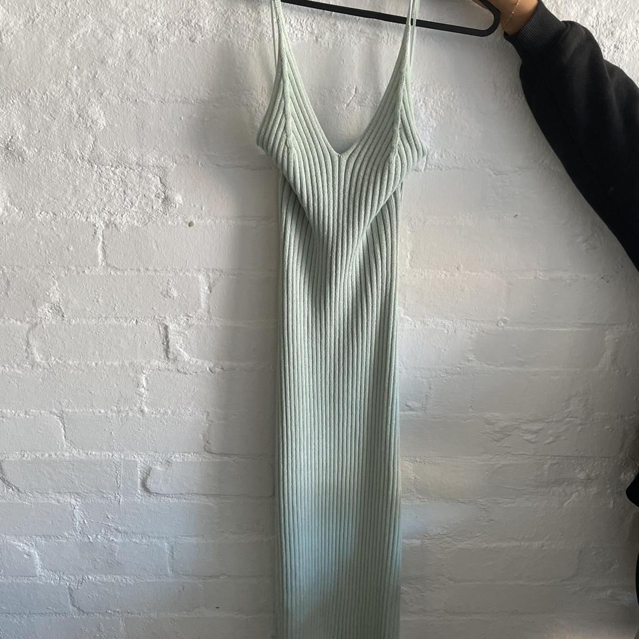 Glassons green knit maxi dress with leg... Depop
