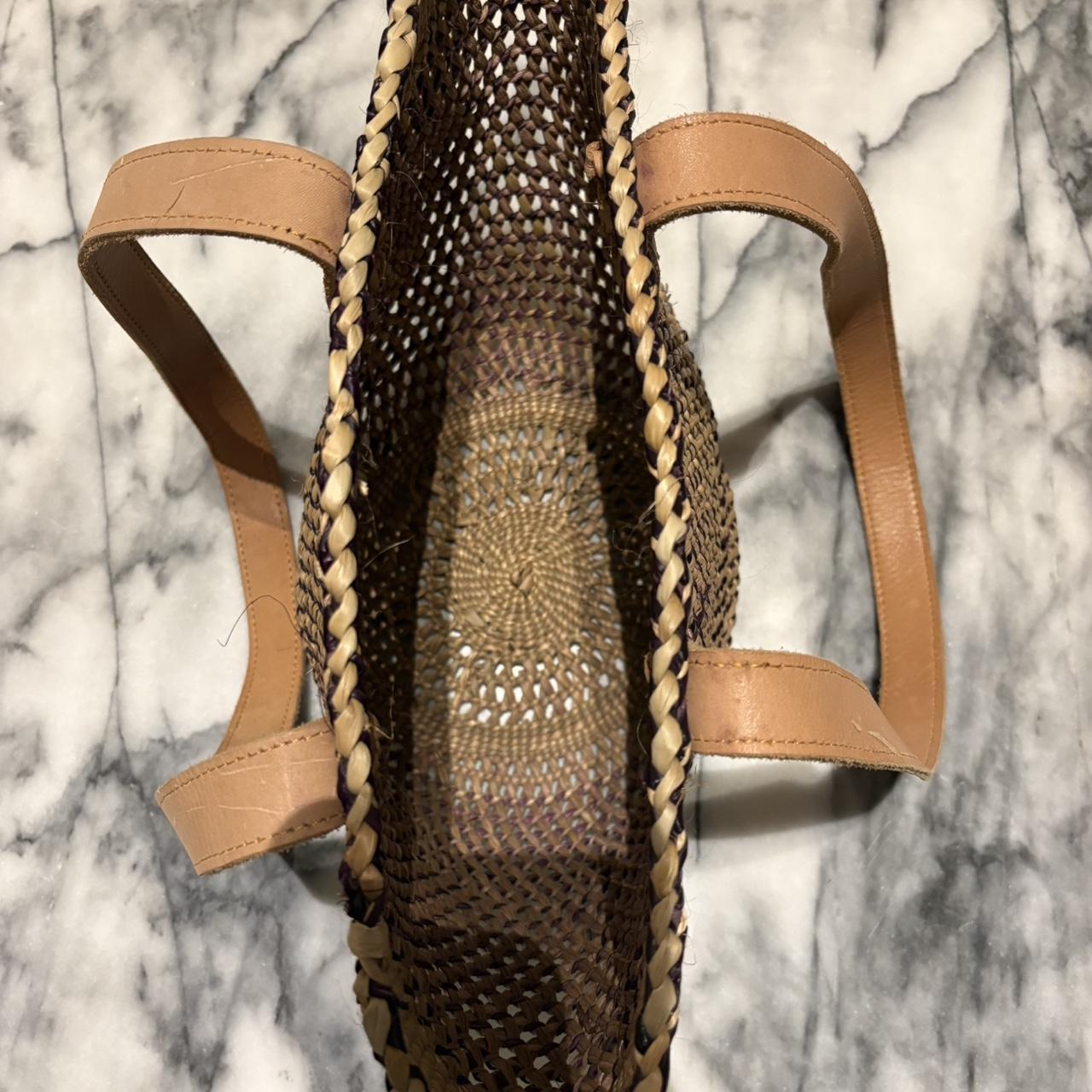 item listed by laurannlivia