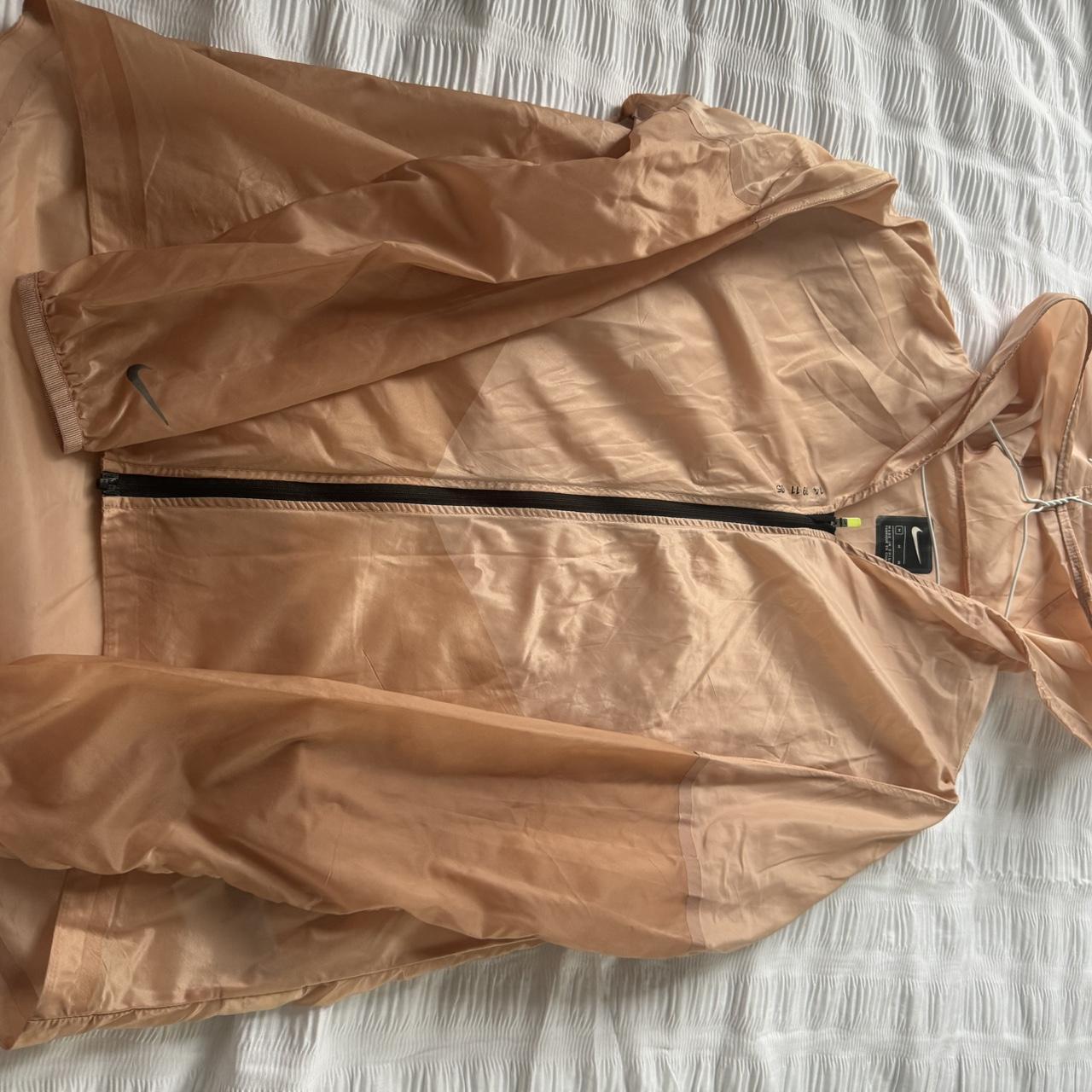 thin nike jacket womens