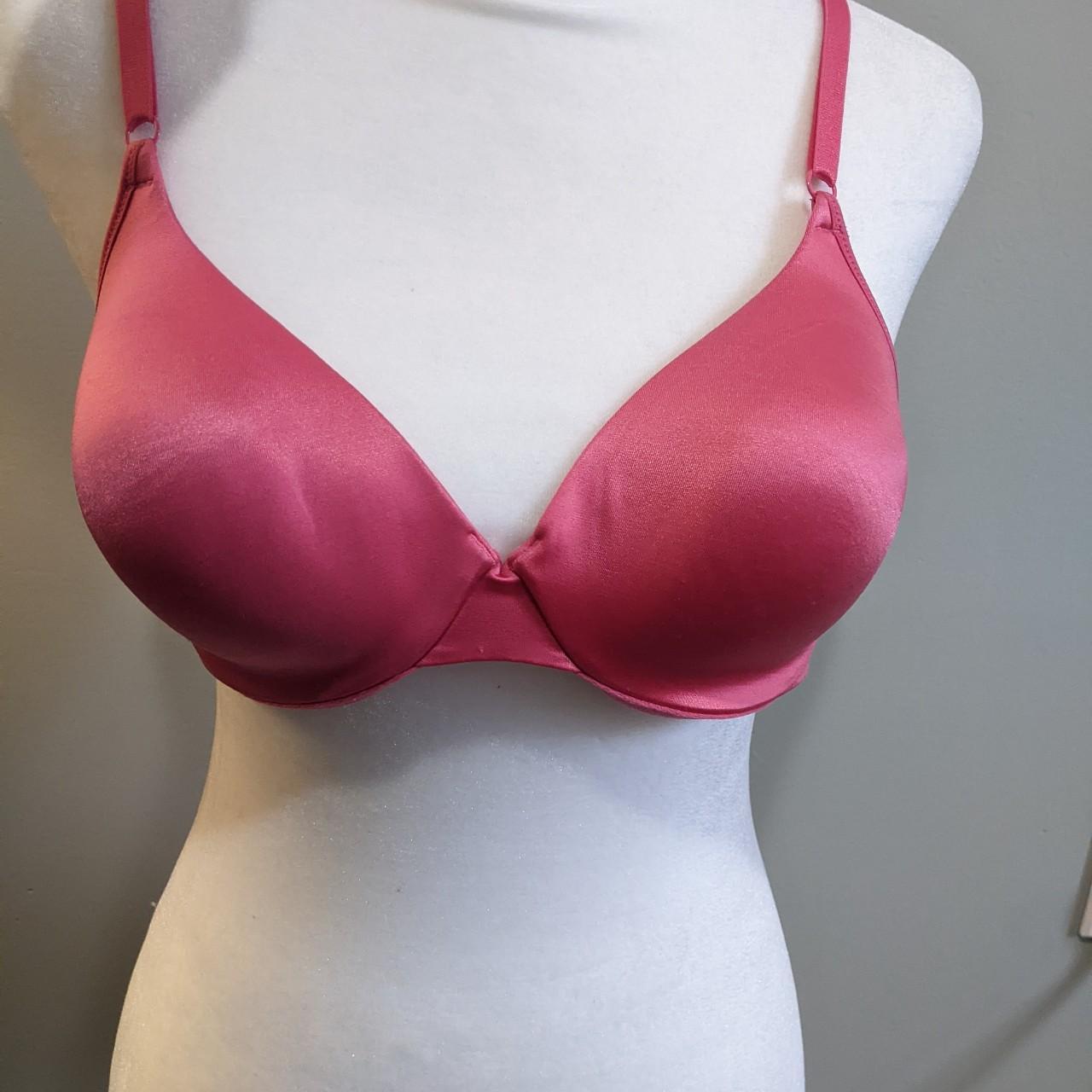 Barely There pink satin bra 36B, can fit a 34 as - Depop