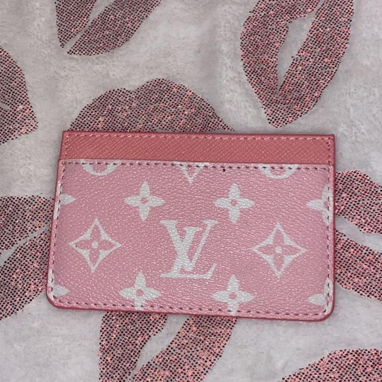 Louis Vuitton Women's Pink and White Walletpurses Depop