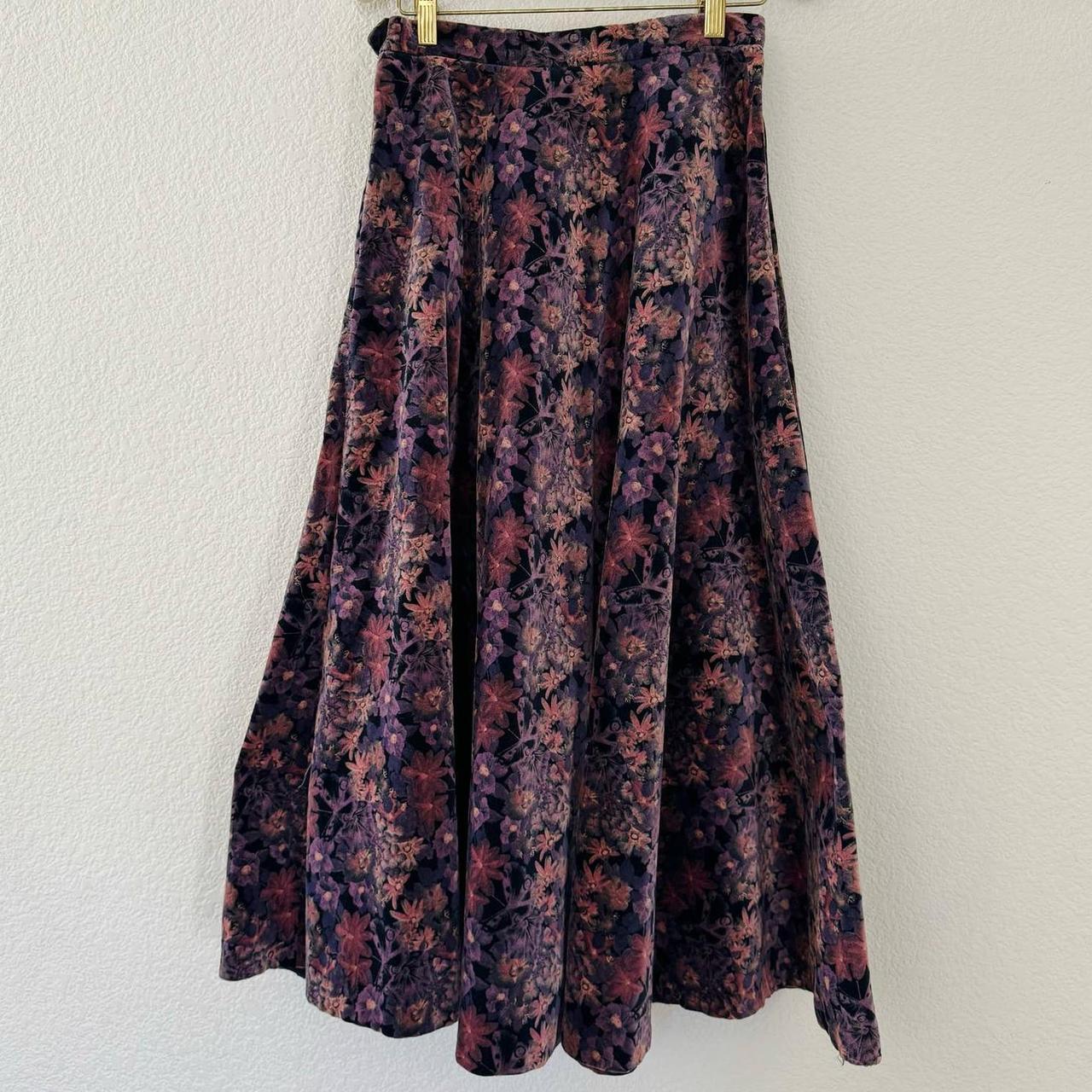 Dreamy dark velvet floral 70s vintage midi skirt by... - Depop