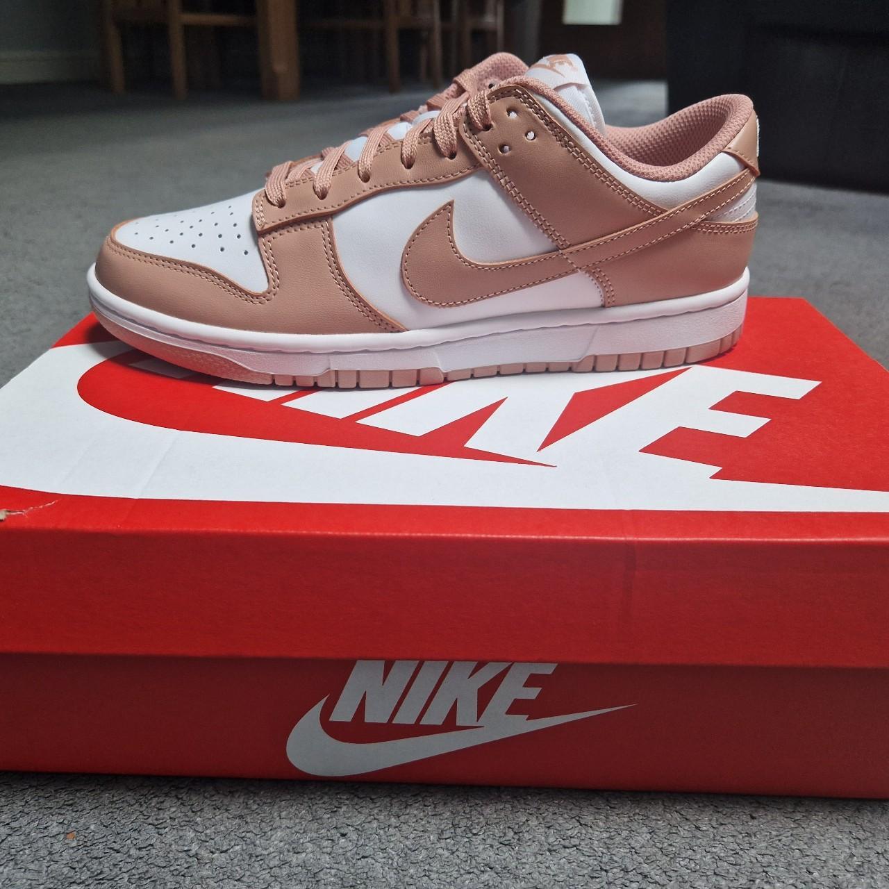 Nike Women's White and Pink Trainers | Depop