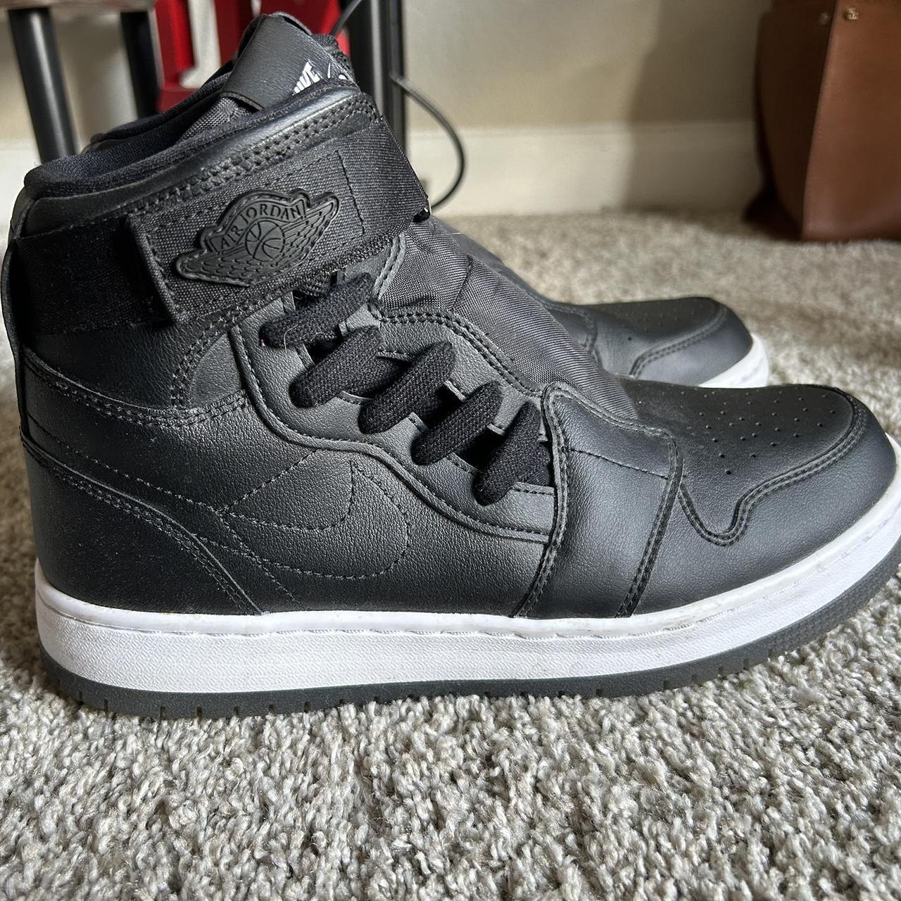 nike laceless high tops
