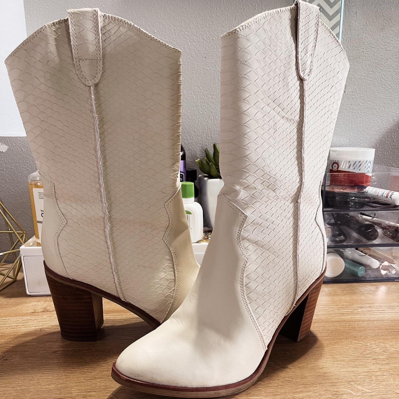 MIA Women S White Boots Depop