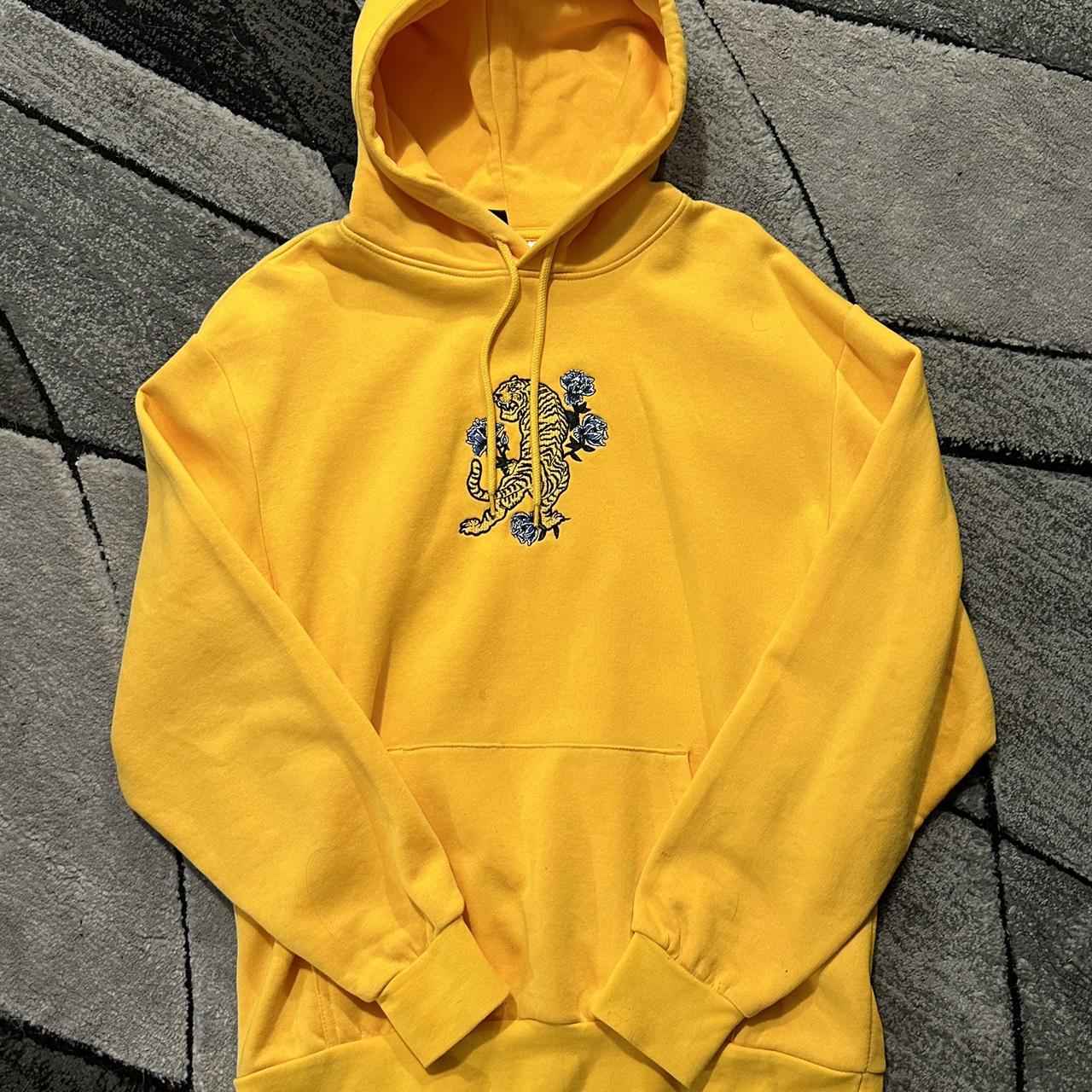 H&m yellow hot sale tiger hoodie