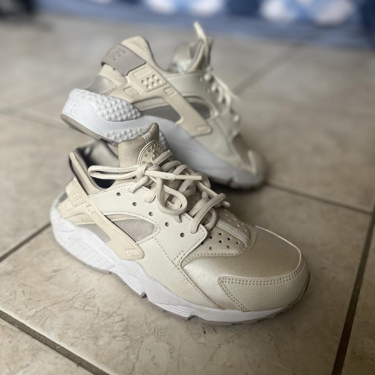 ladies huaraches nike
