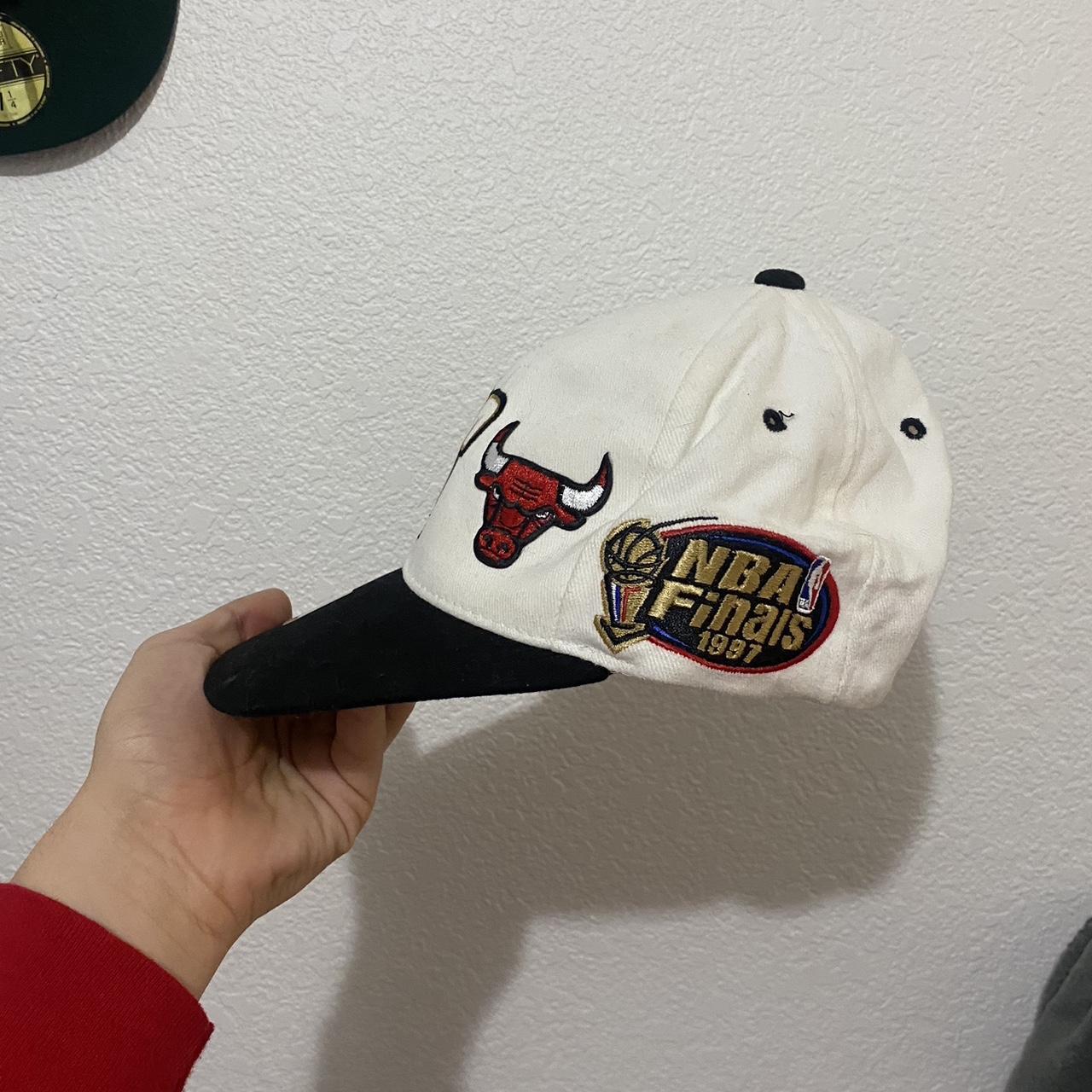 Vintage Chicago bulls starter cap Championship year... - Depop