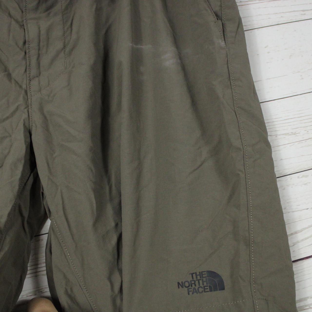 The North Face Men's Green Shorts (3)