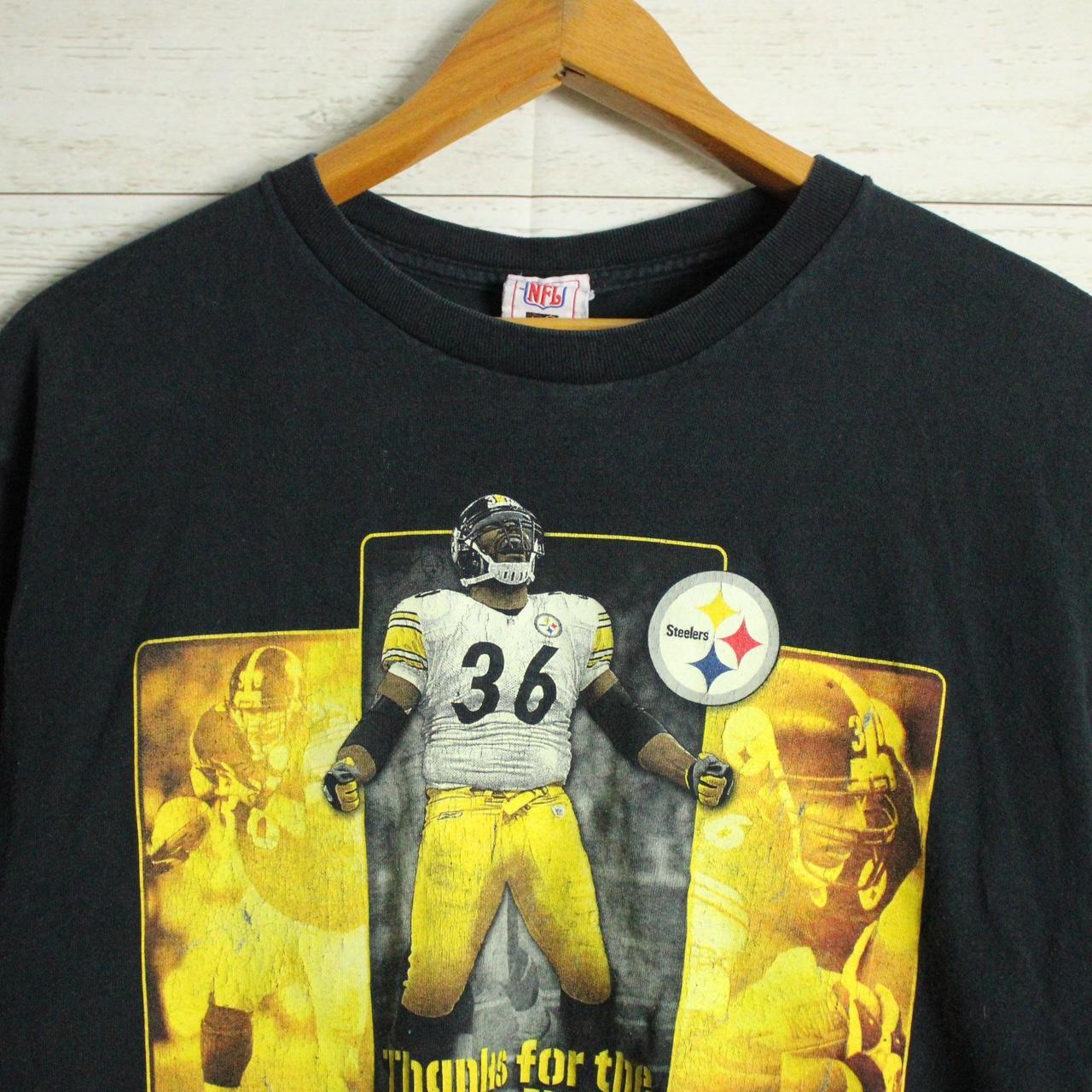 NFL Men's Black and Yellow T-shirt | Depop