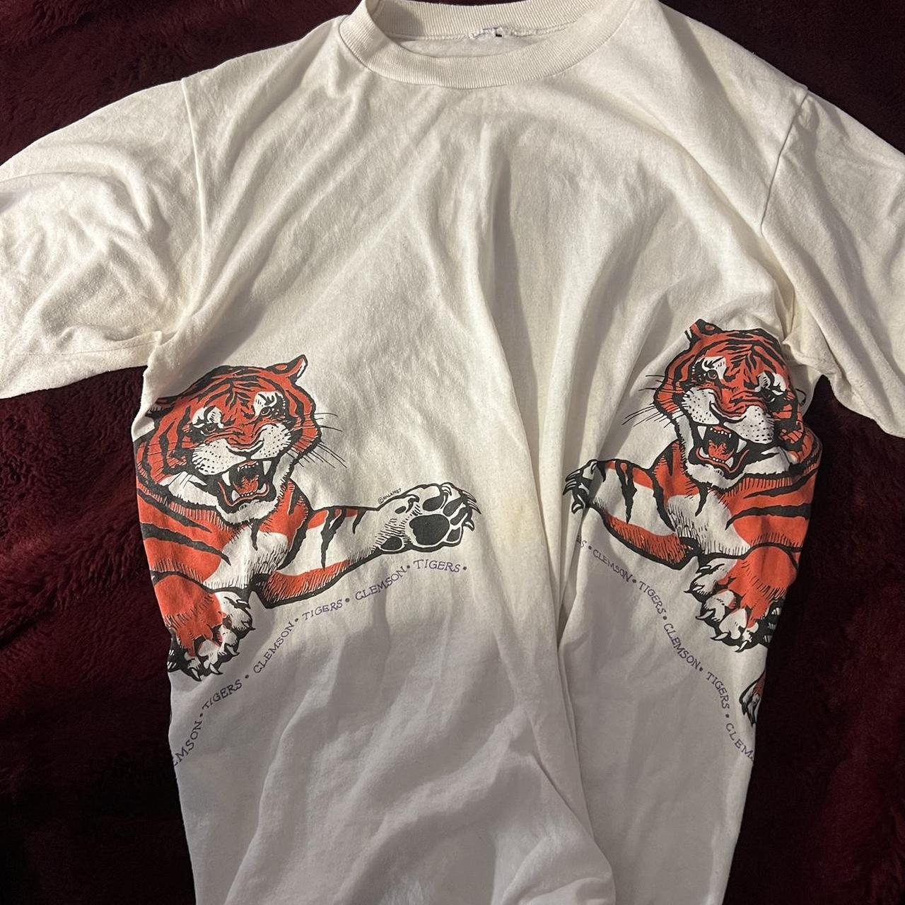 Tiger t (small hole where tag used to be) - Depop