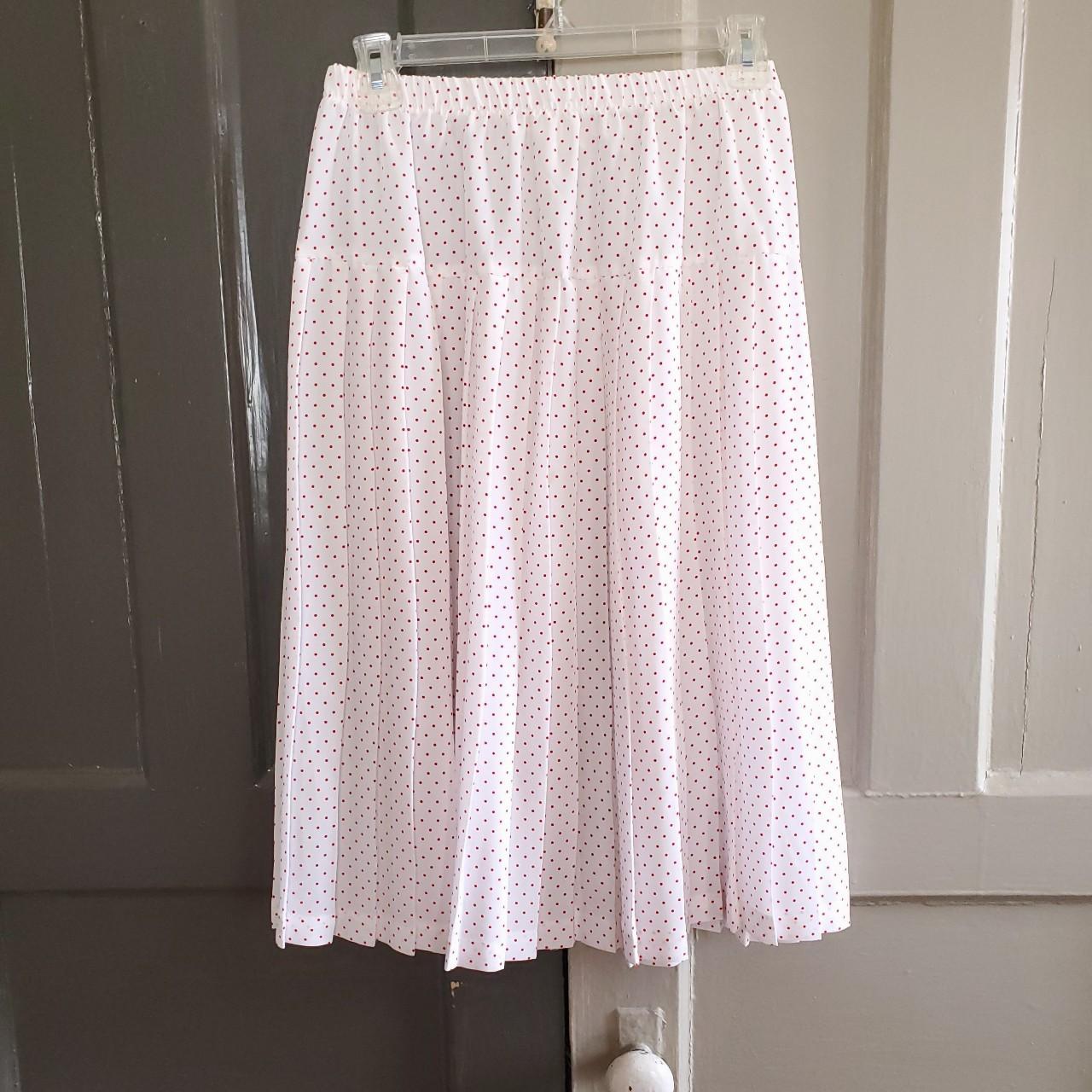 Women's White and Red Skirt | Depop