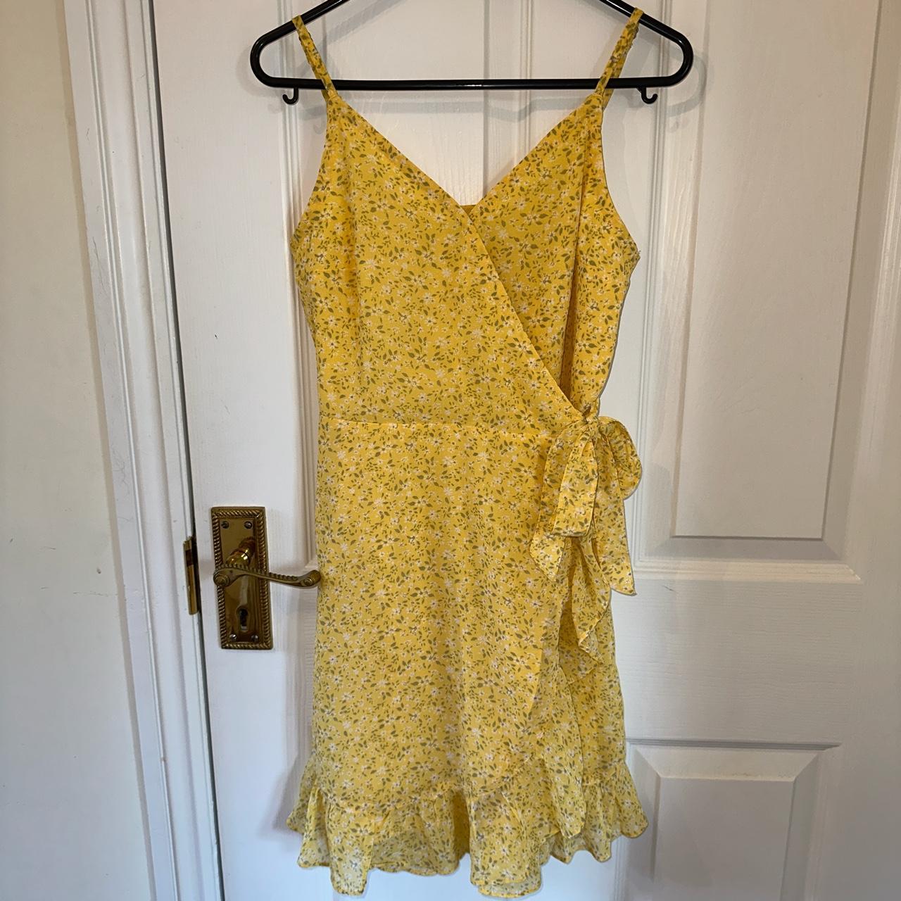 Yellow store hollister dress