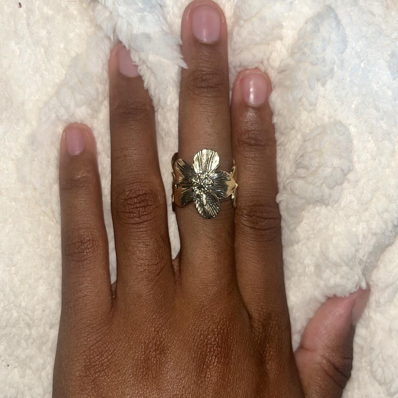 item listed by 21naila