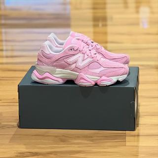 90sビンテージ　ピンクのメトロノーム　21×9×11cm New Balance 9060 Moonbeam Grey - Size : ✓US 4 / | Depop