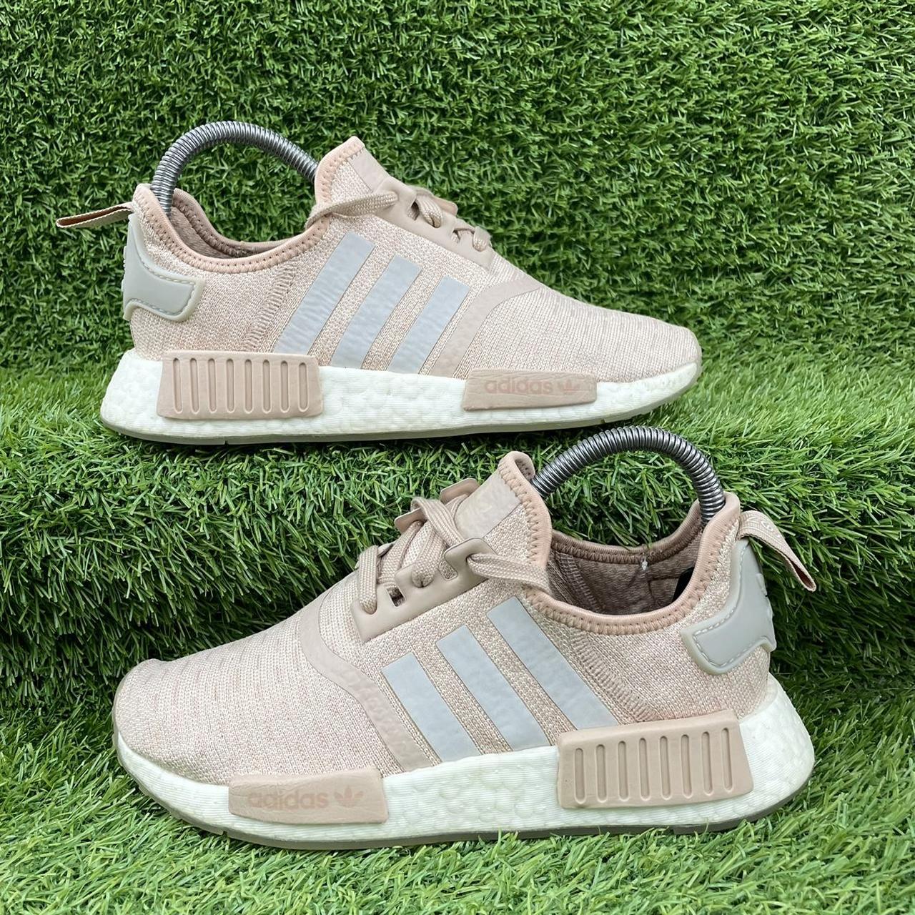 Adidas originals nmd r1 top  womens ash pearl/chalk pearl/white