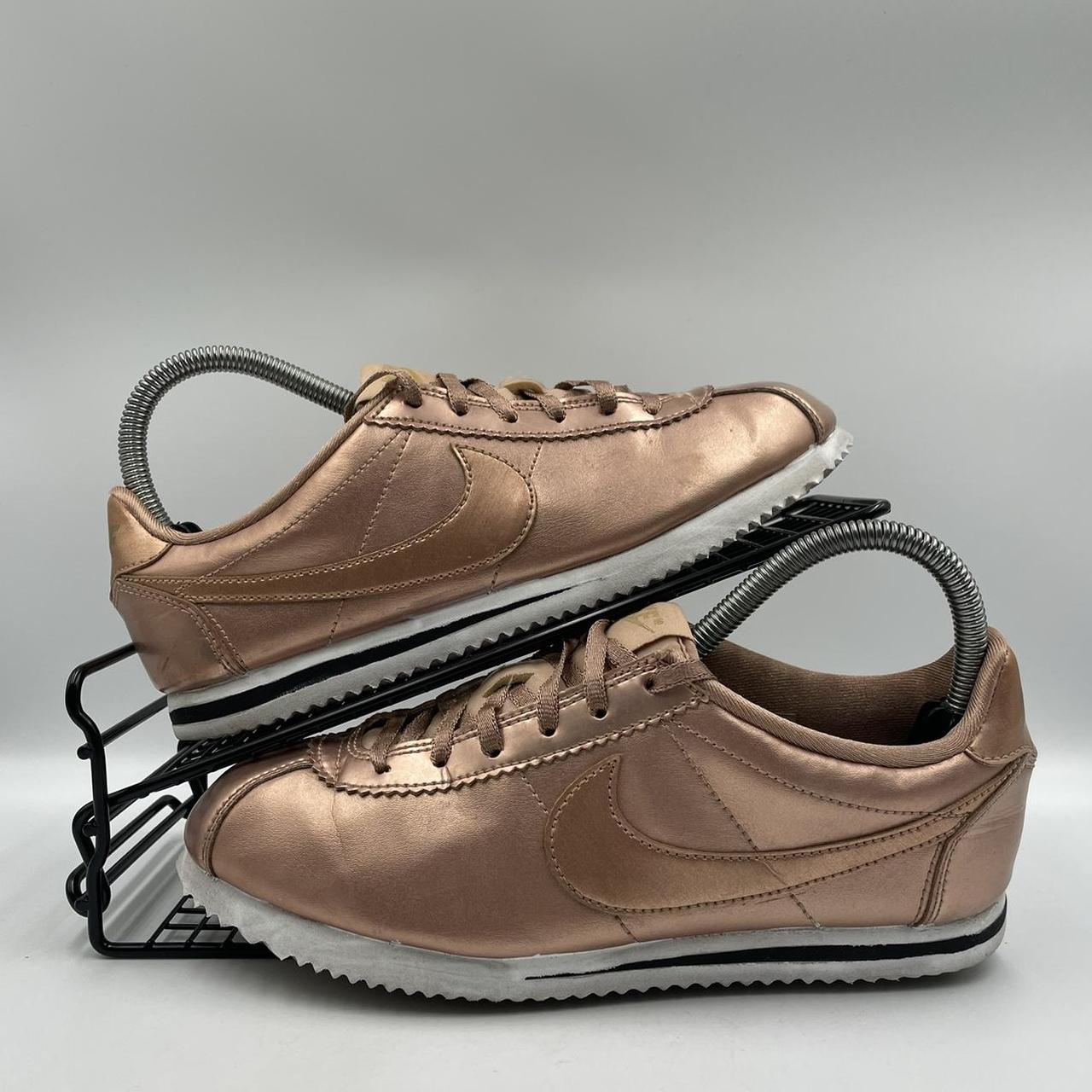 Nike classic cortez clearance leather metallic women's shoe