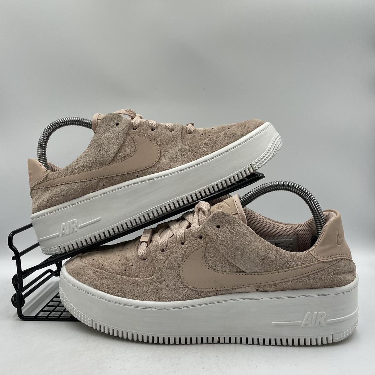 Nike women's air force 1 sage low store trainers particle beige